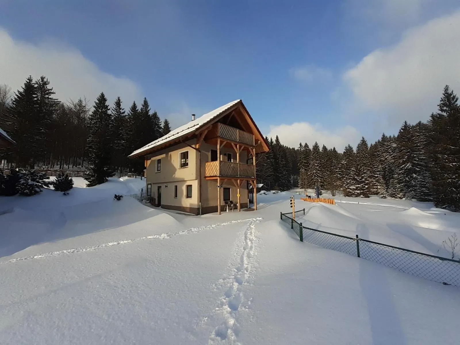 Property building in Appartements und Ferienhaus Gasthof Kanzlersgrund