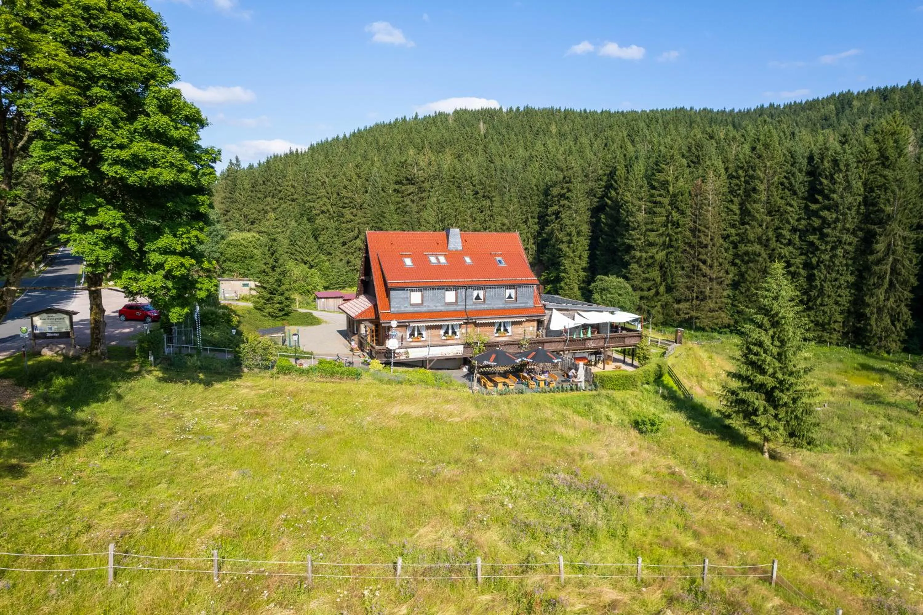Property building in Appartements und Ferienhaus Gasthof Kanzlersgrund