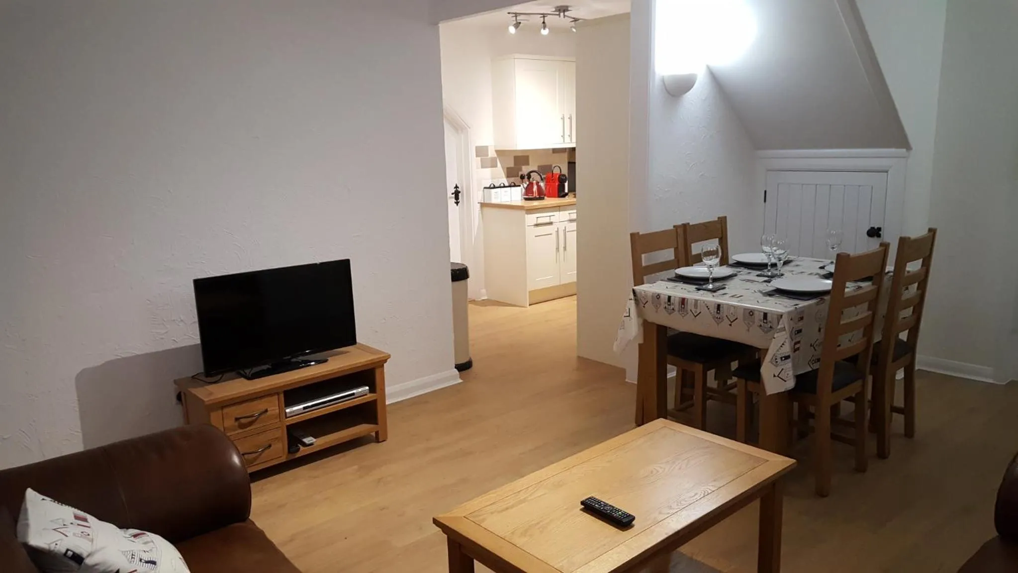 Kitchen or kitchenette in Glebe House Cottages