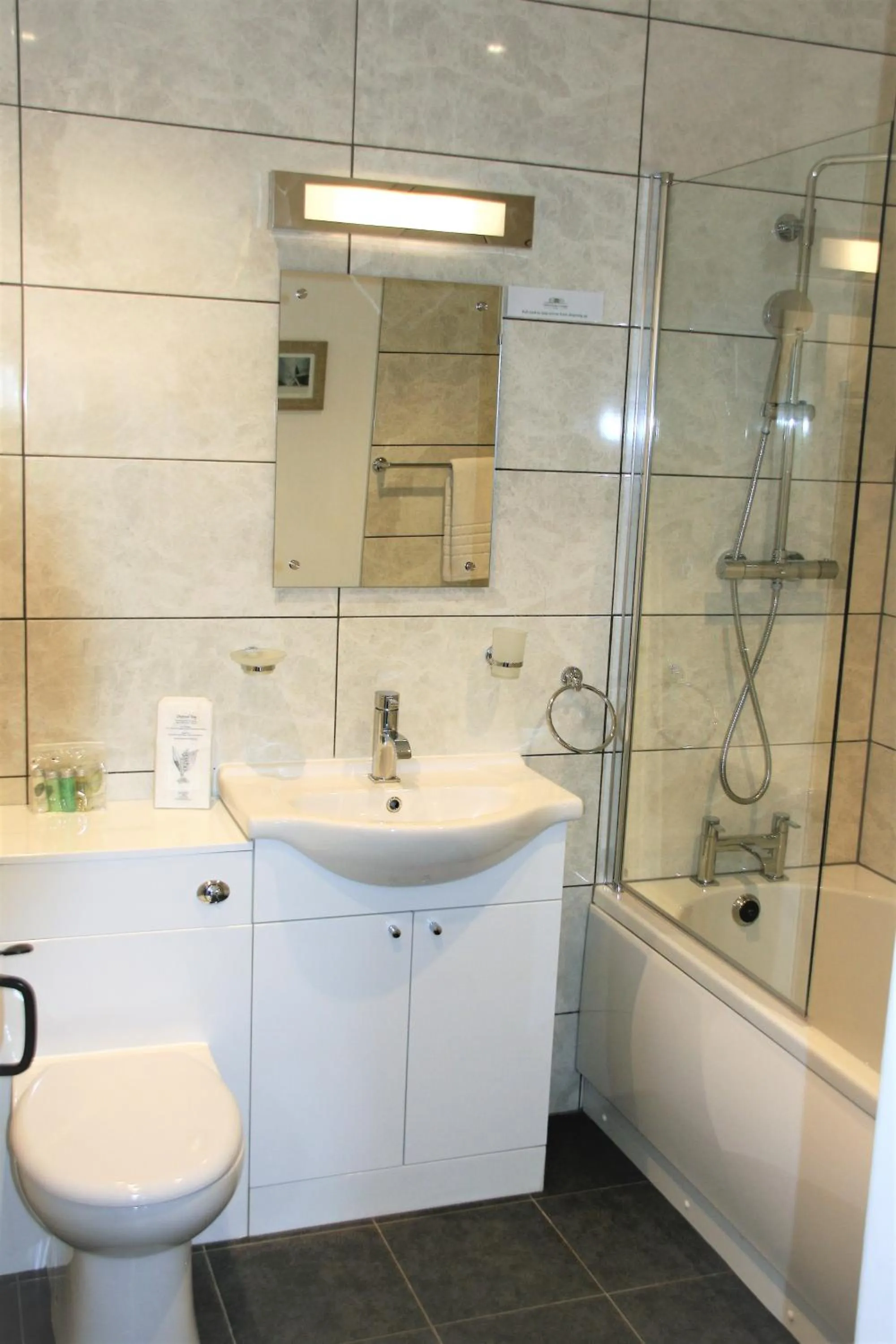 Bathroom in Glebe House Cottages