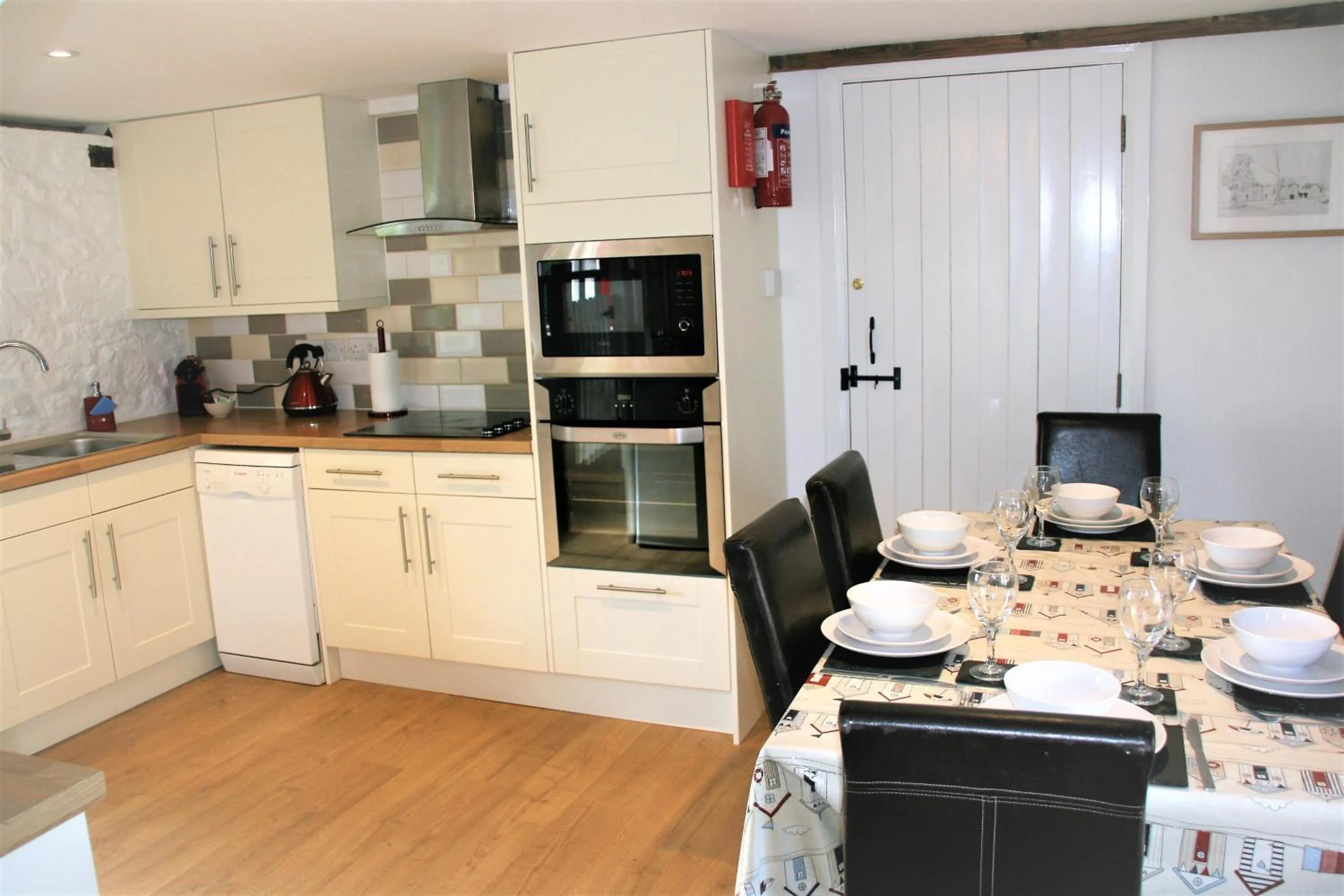 Kitchen or kitchenette in Glebe House Cottages