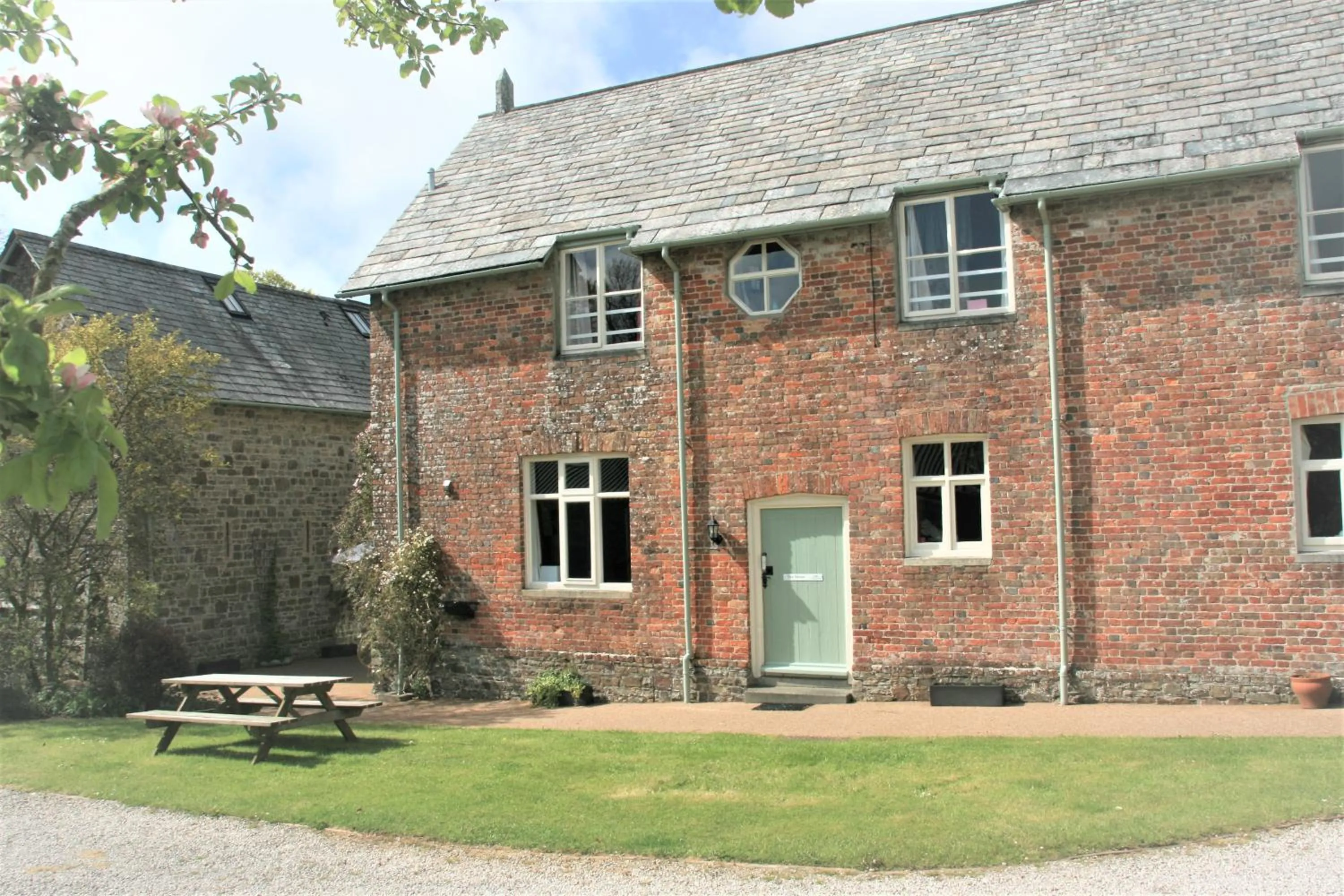 Facade/entrance in Glebe House Cottages