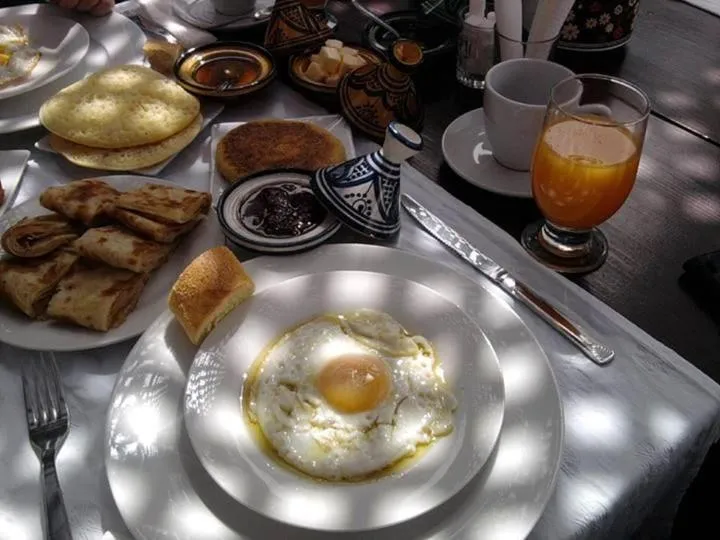 Breakfast in Art Riad Au Bord De La Mer