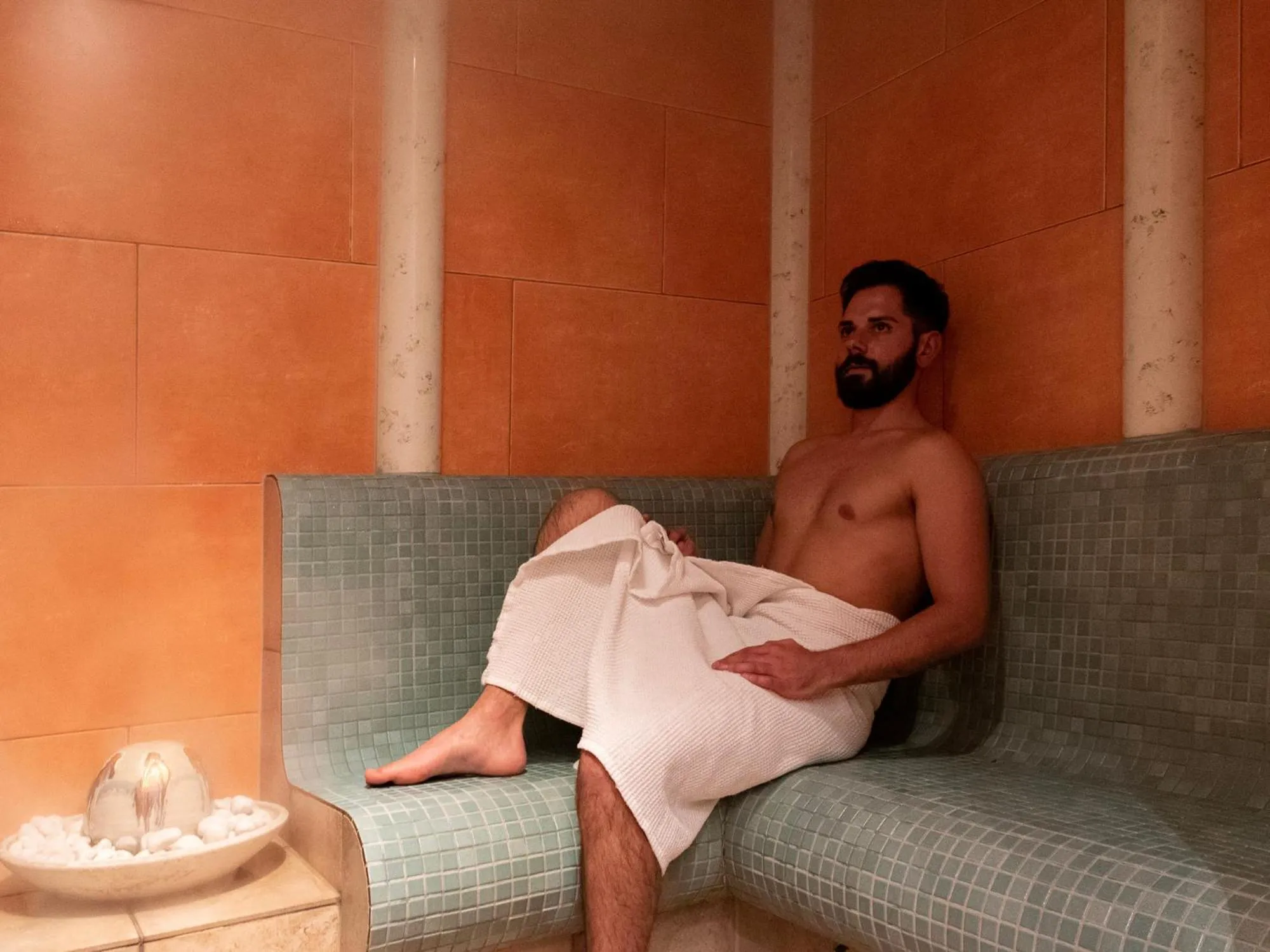 Steam room in Glanzer Homes Hochsölden