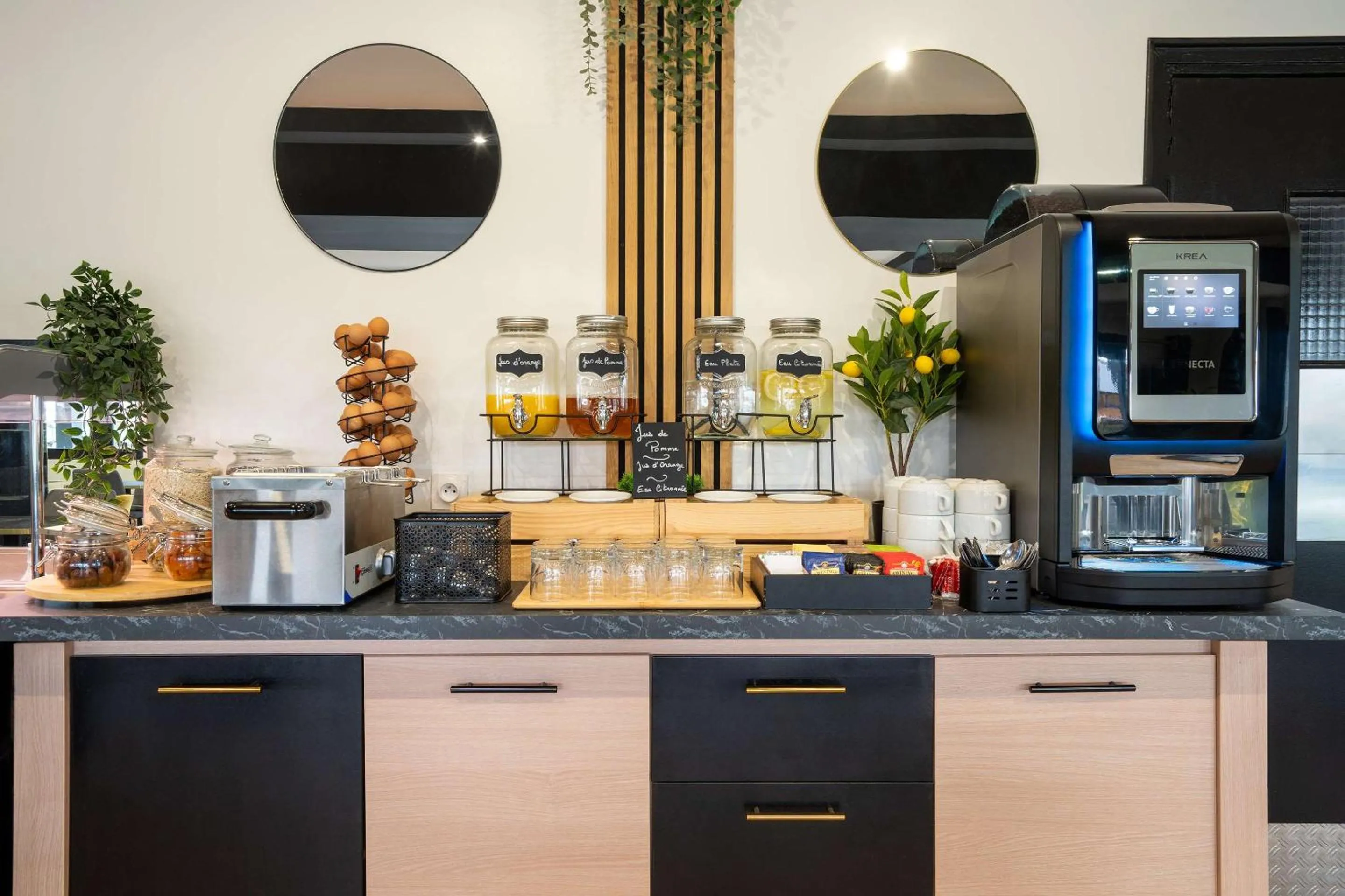 Breakfast in Sure Hotel by Best Western Rouvignies Valenciennes