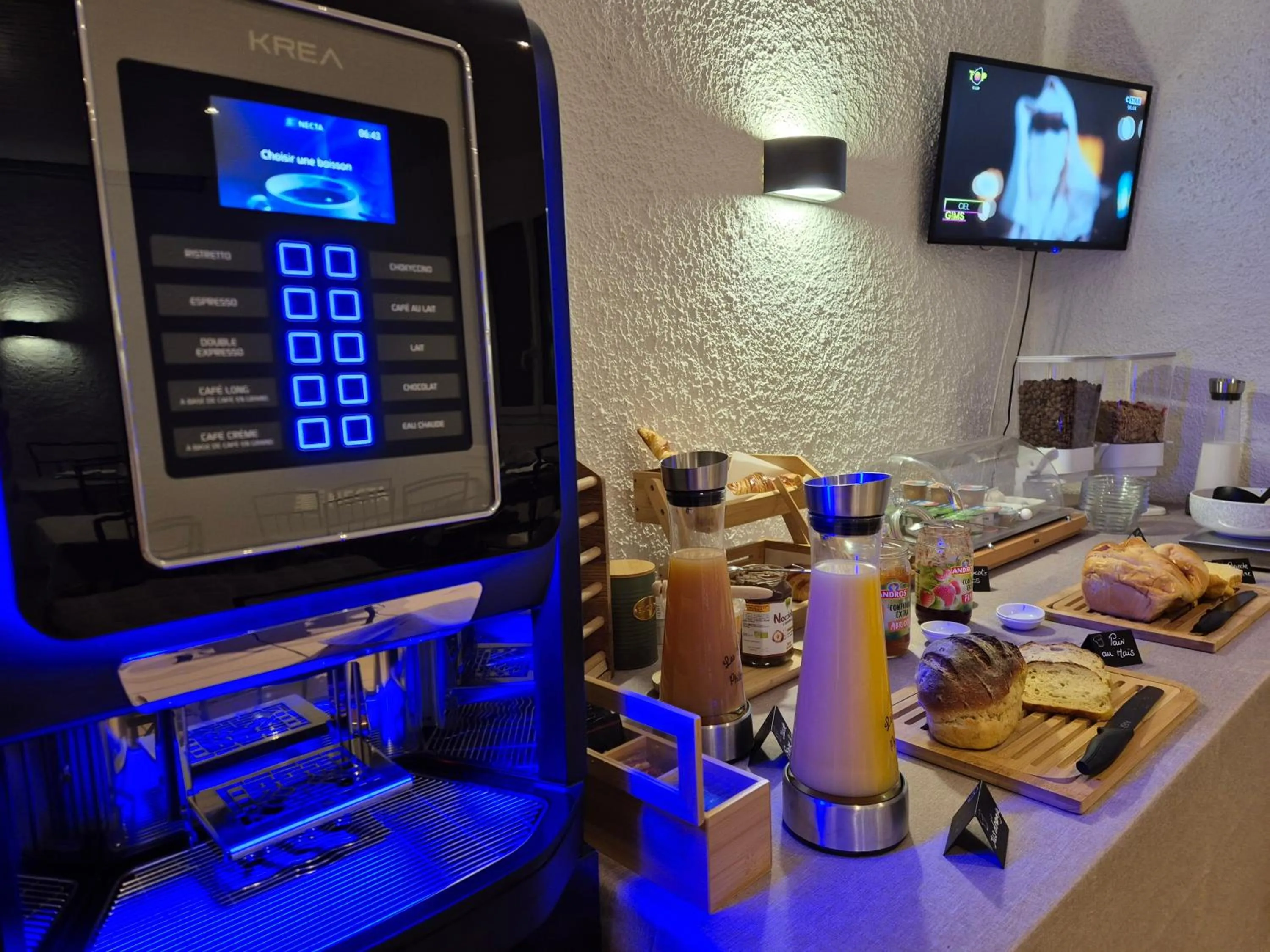 Breakfast in Cit'Hotel Le Challans