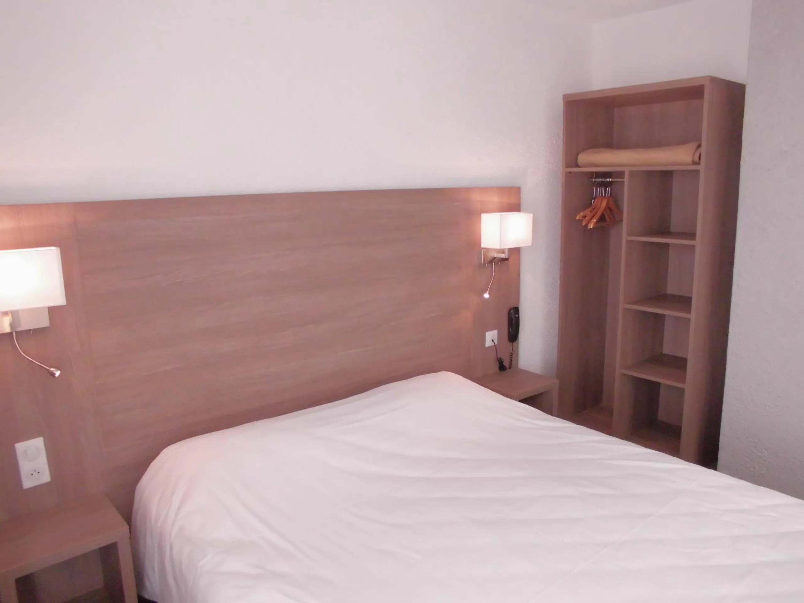 Bed in Cit'Hotel Le Challans