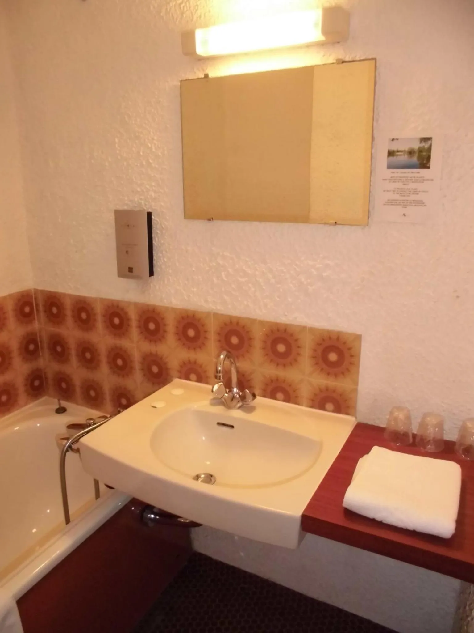 Bathroom in Cit'Hotel Le Challans