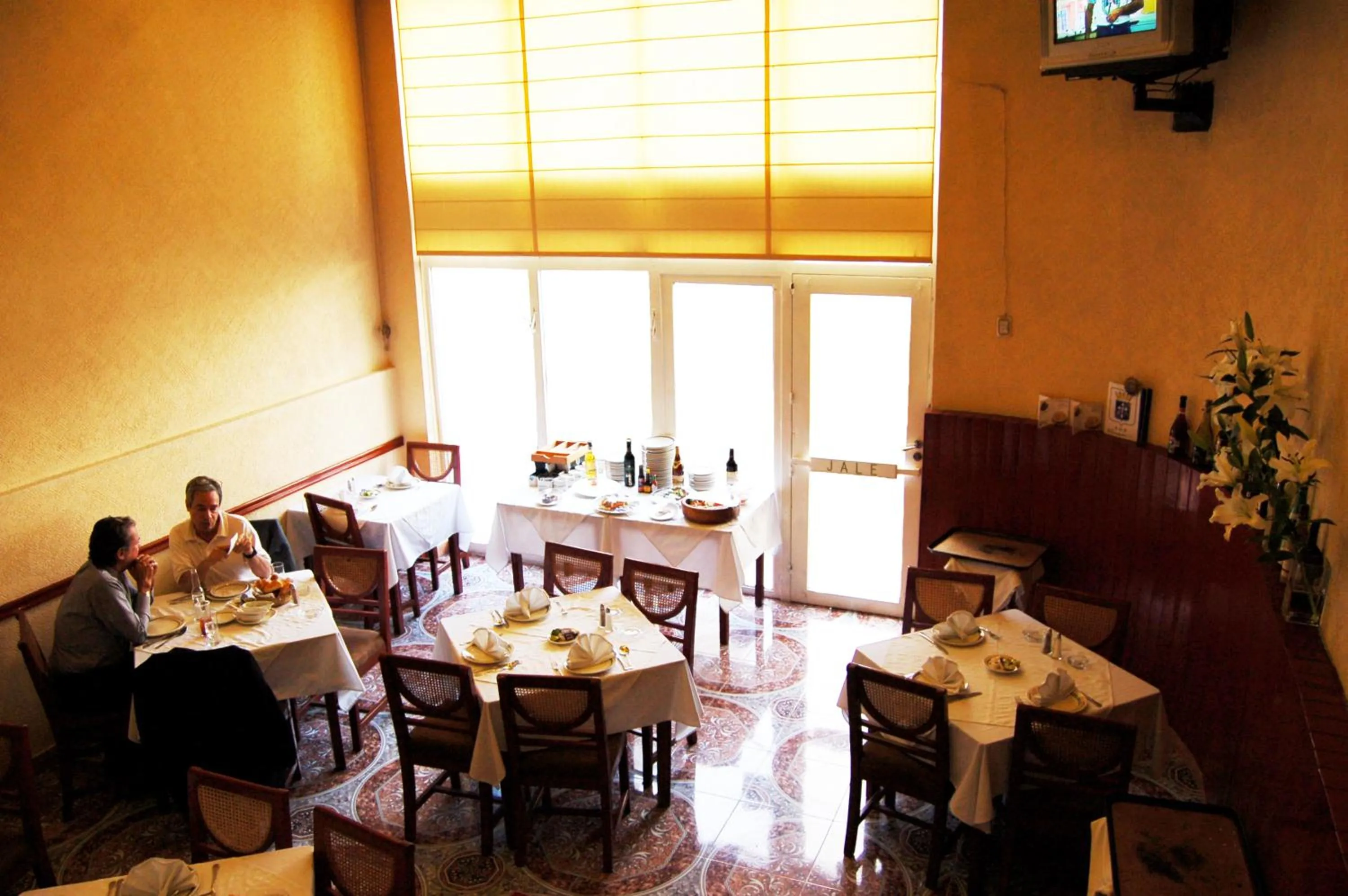 Restaurant/places to eat in Hotel del Principado