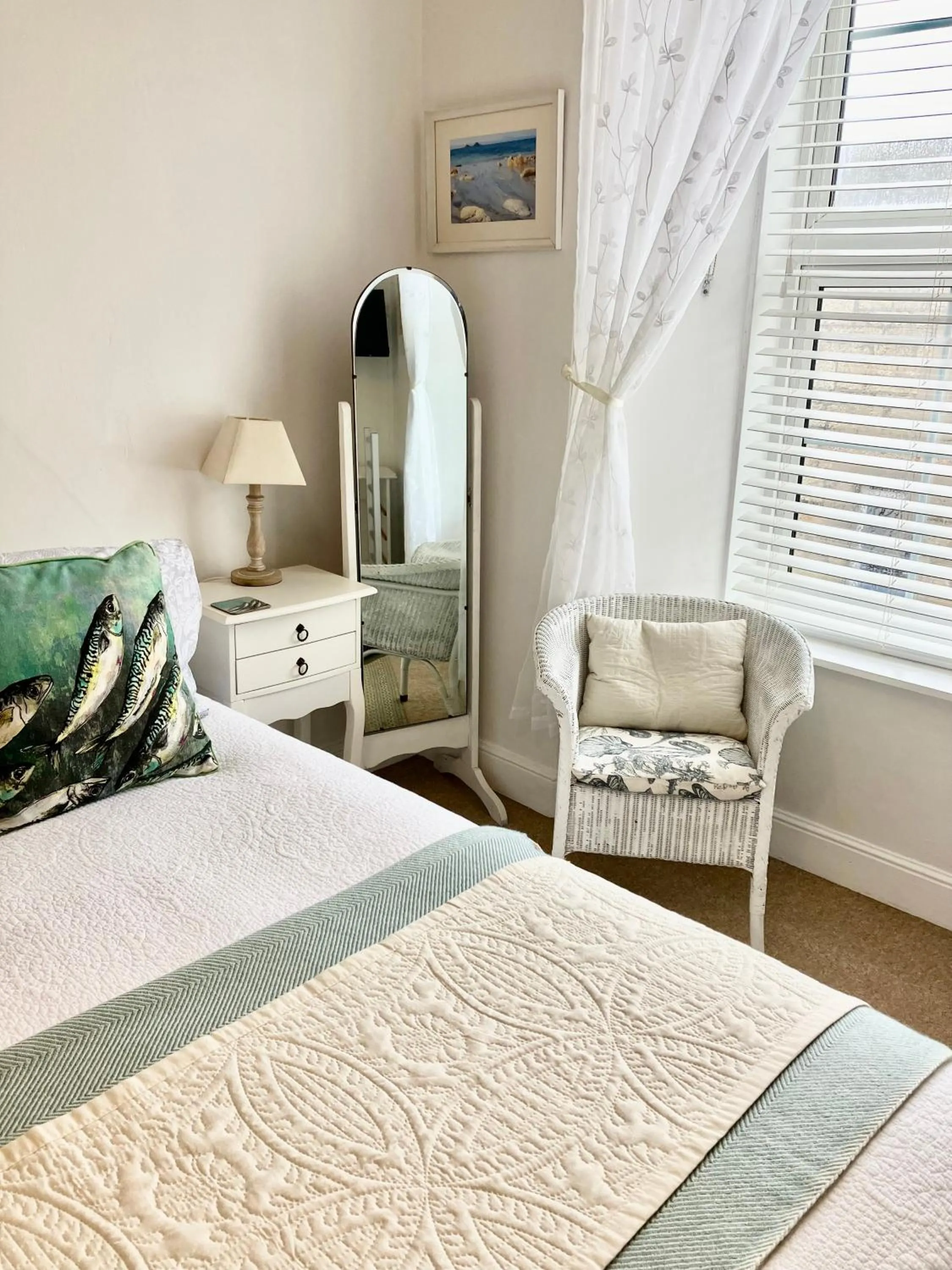 Seating area, Bed in The Old Post House B&B