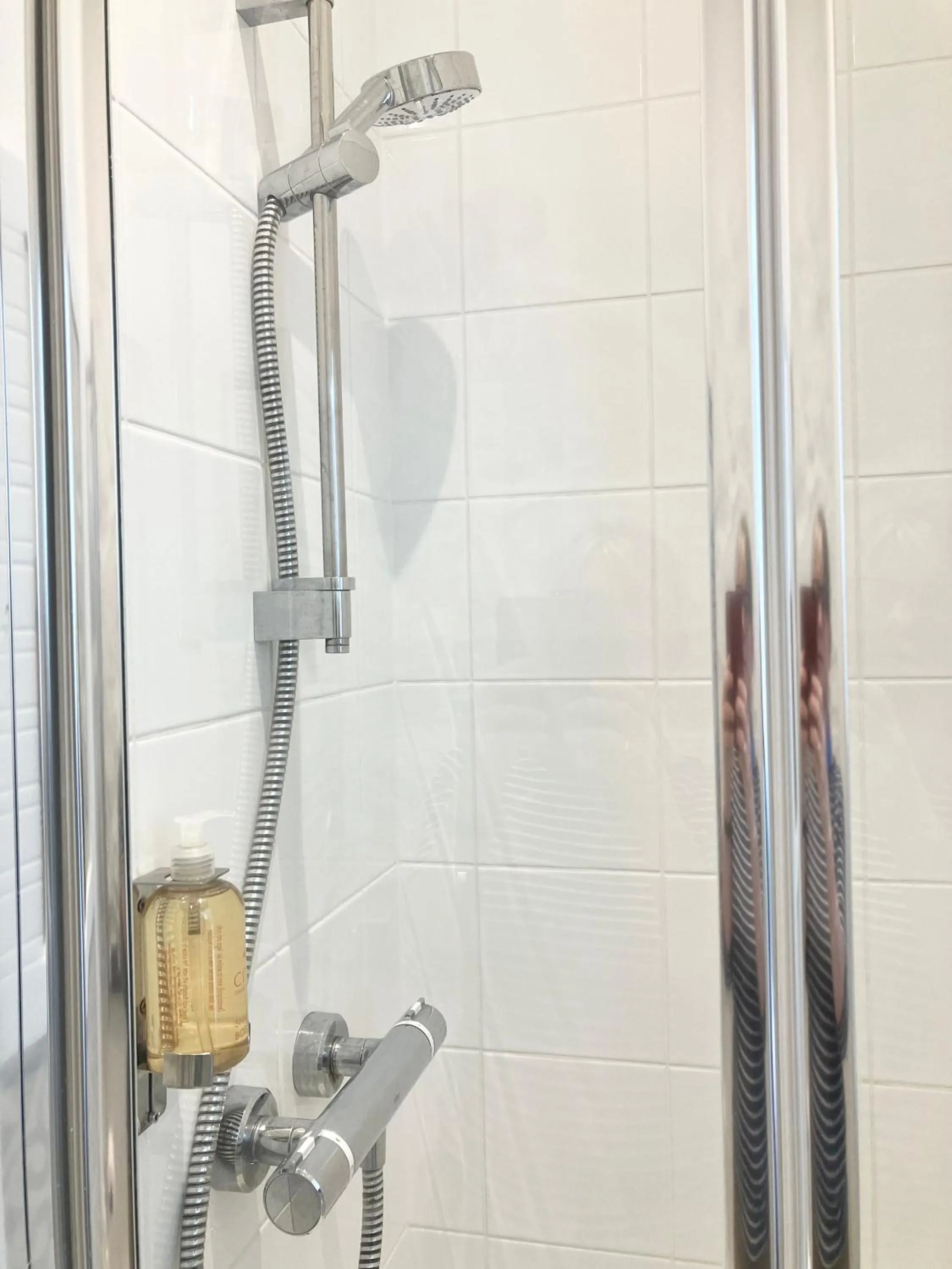 Shower in The Old Post House B&B