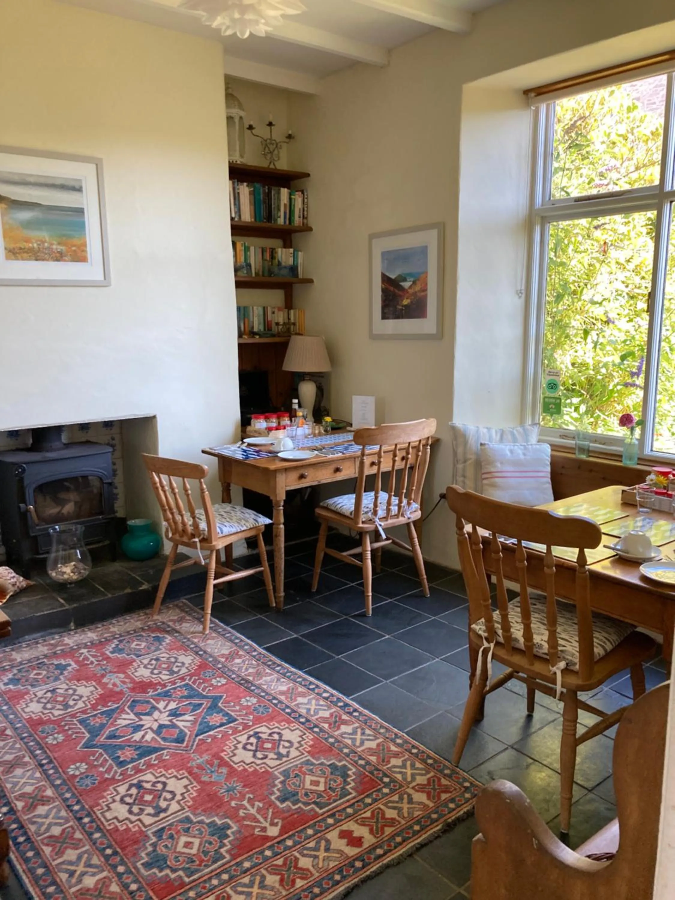 Restaurant/places to eat in The Old Post House B&B