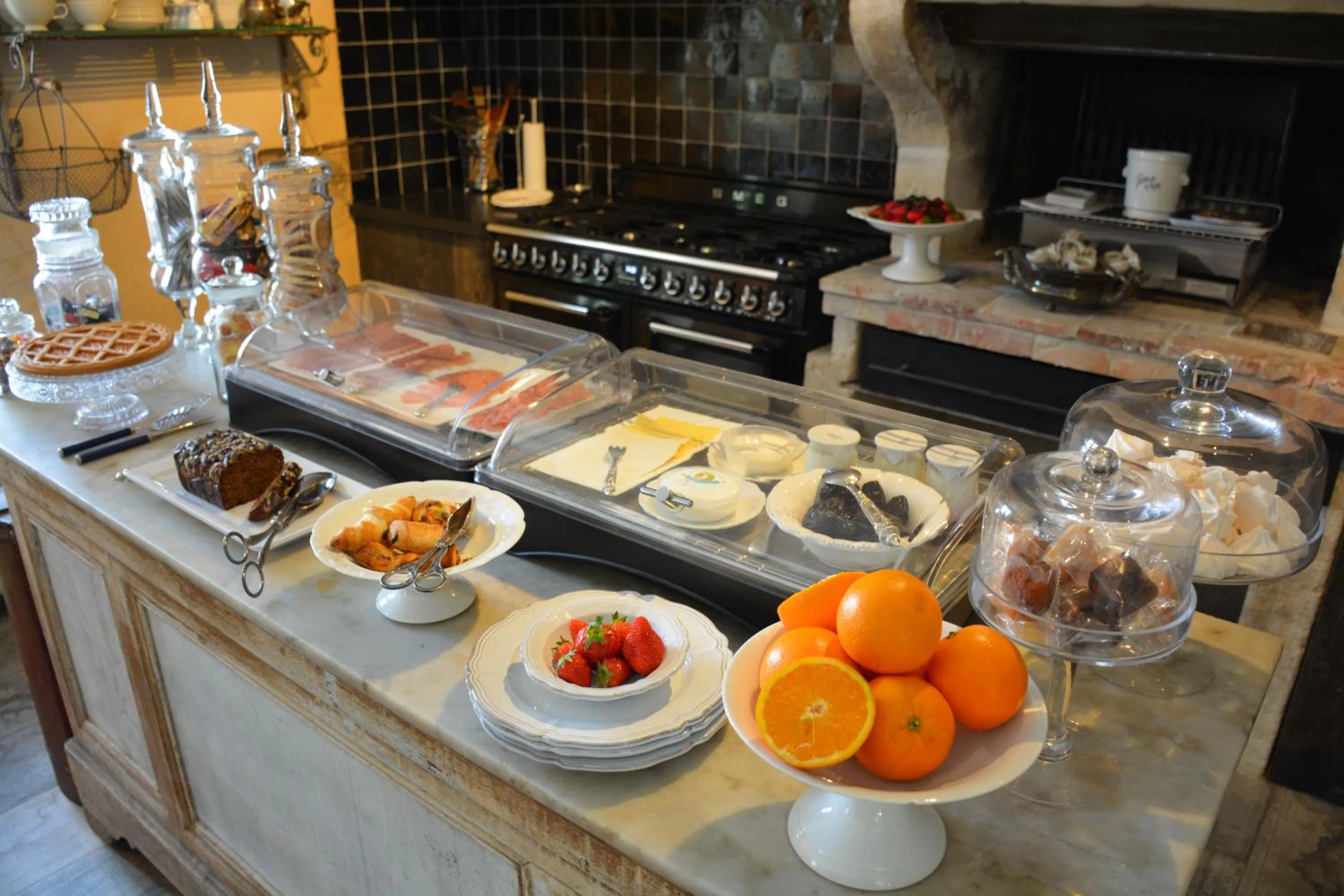 Buffet breakfast in Le Petit Chateau