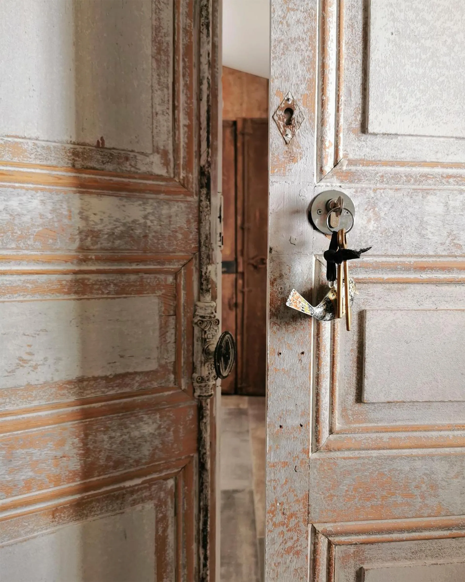 Decorative detail in Le Petit Chateau