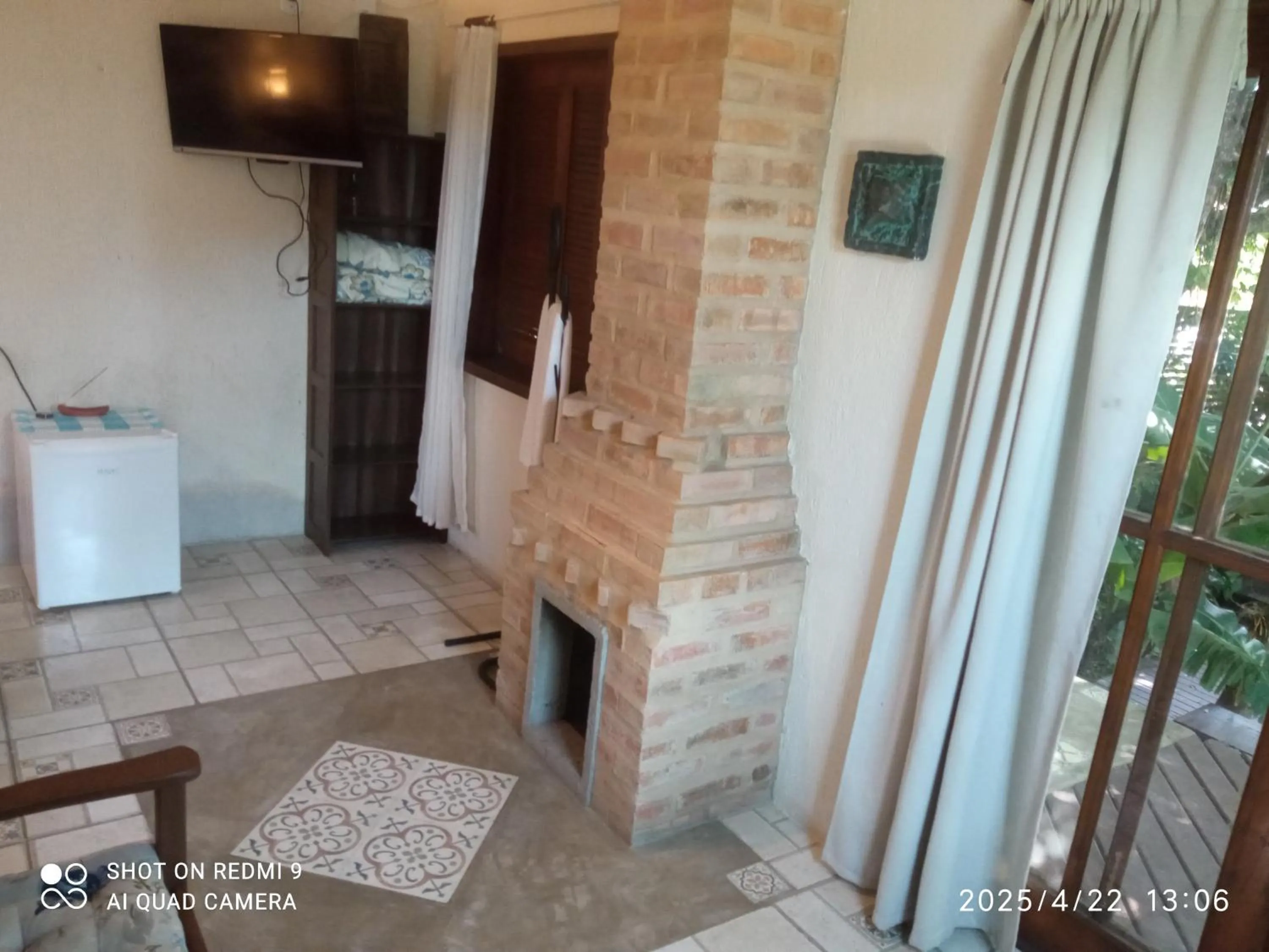 TV and multimedia in Pousada Refúgio dos Pássaros