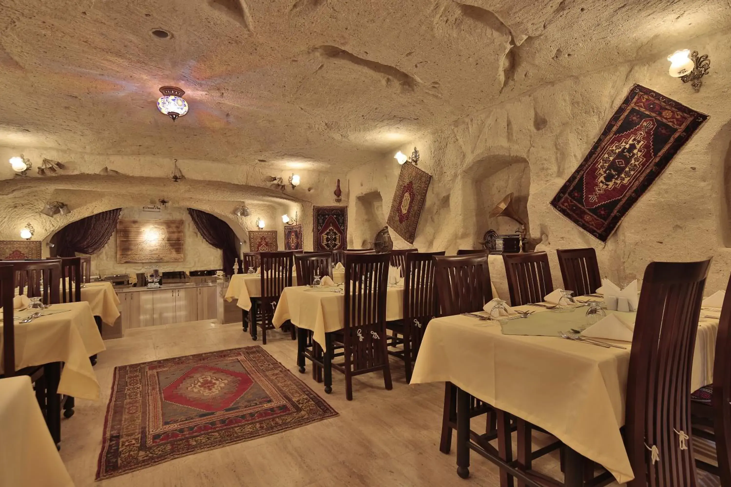 Restaurant/places to eat in Fosil Cave Hotel Restaurant/places to eat in Fosil Cave Hotel