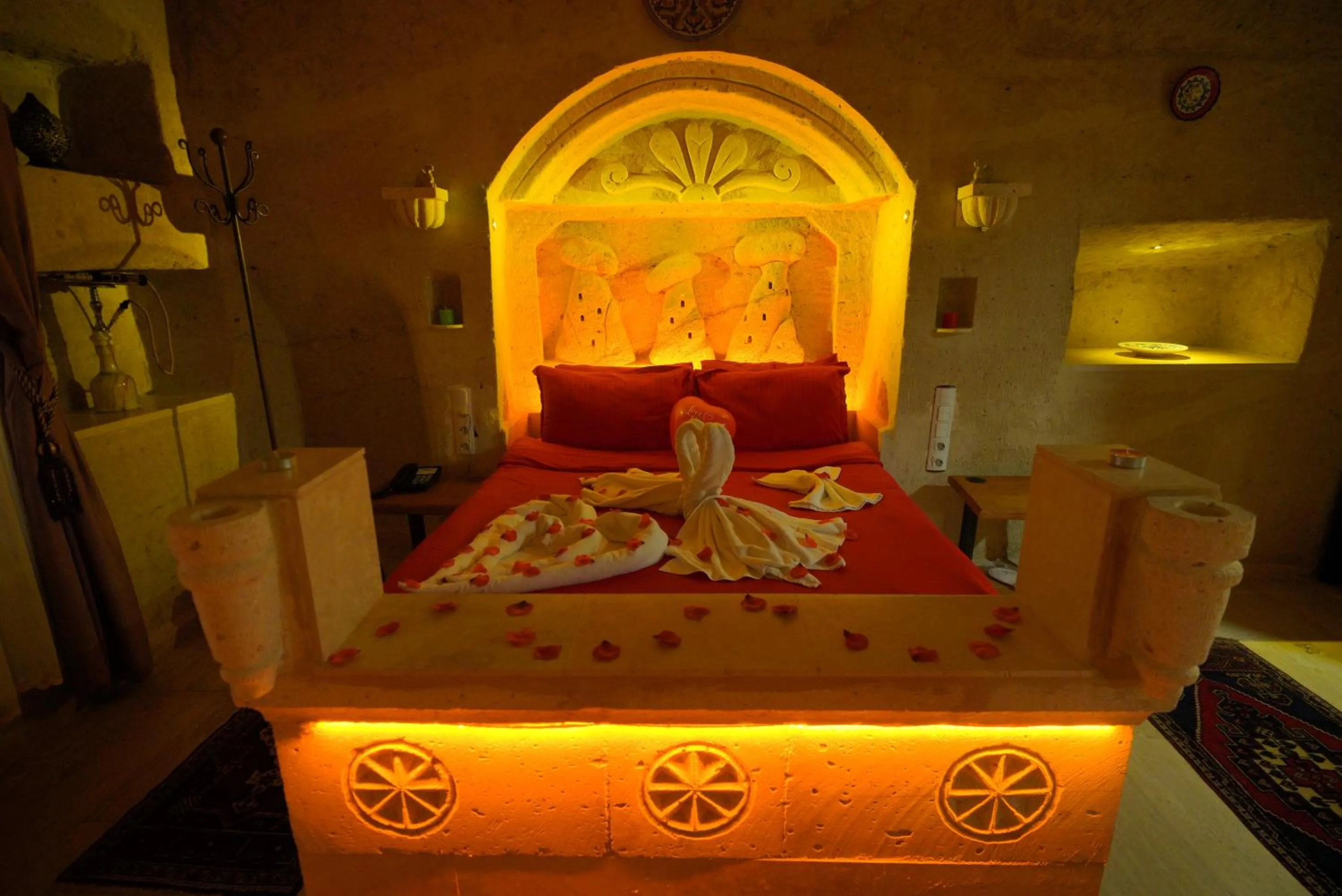 Bed in Fosil Cave Hotel