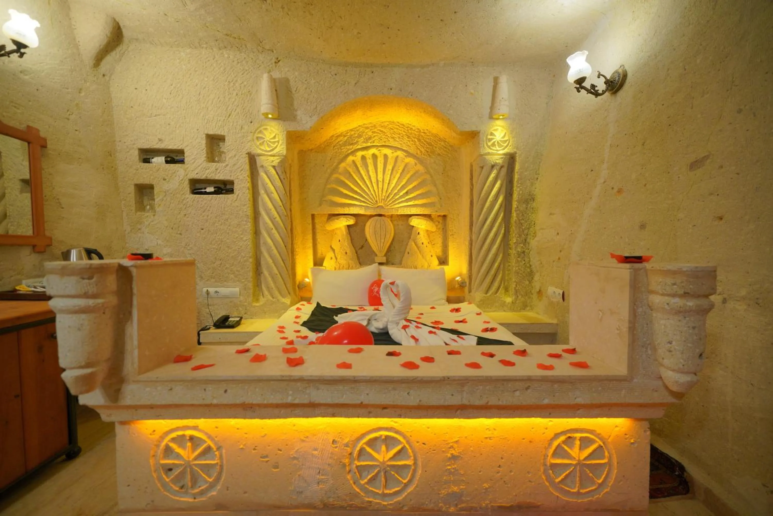 Bed in Fosil Cave Hotel