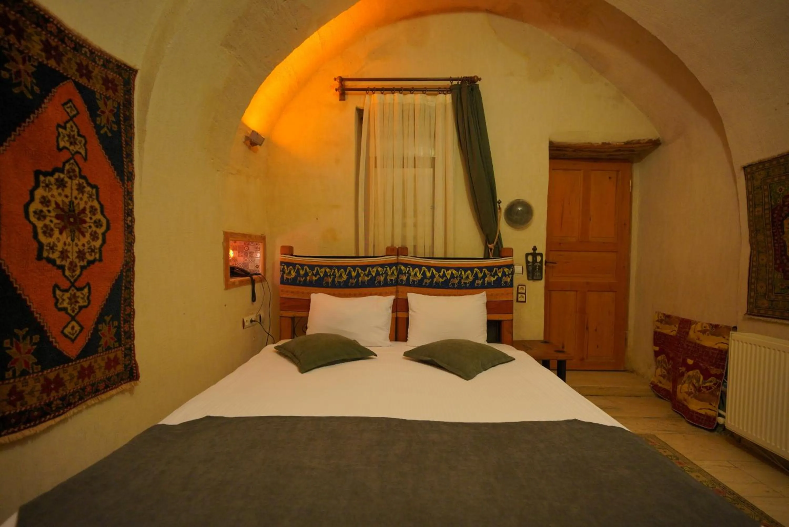 Bed in Fosil Cave Hotel