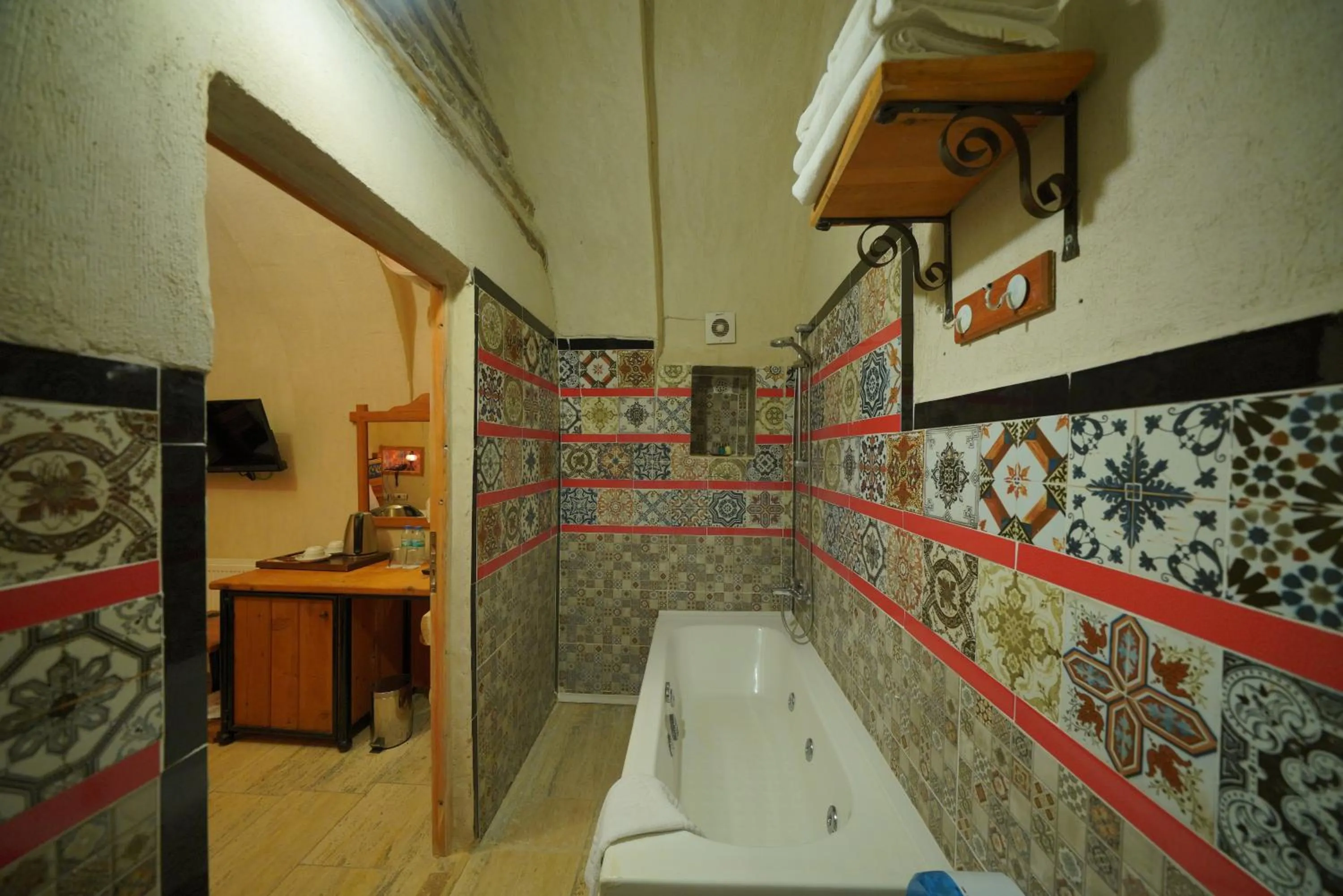 Bath in Fosil Cave Hotel