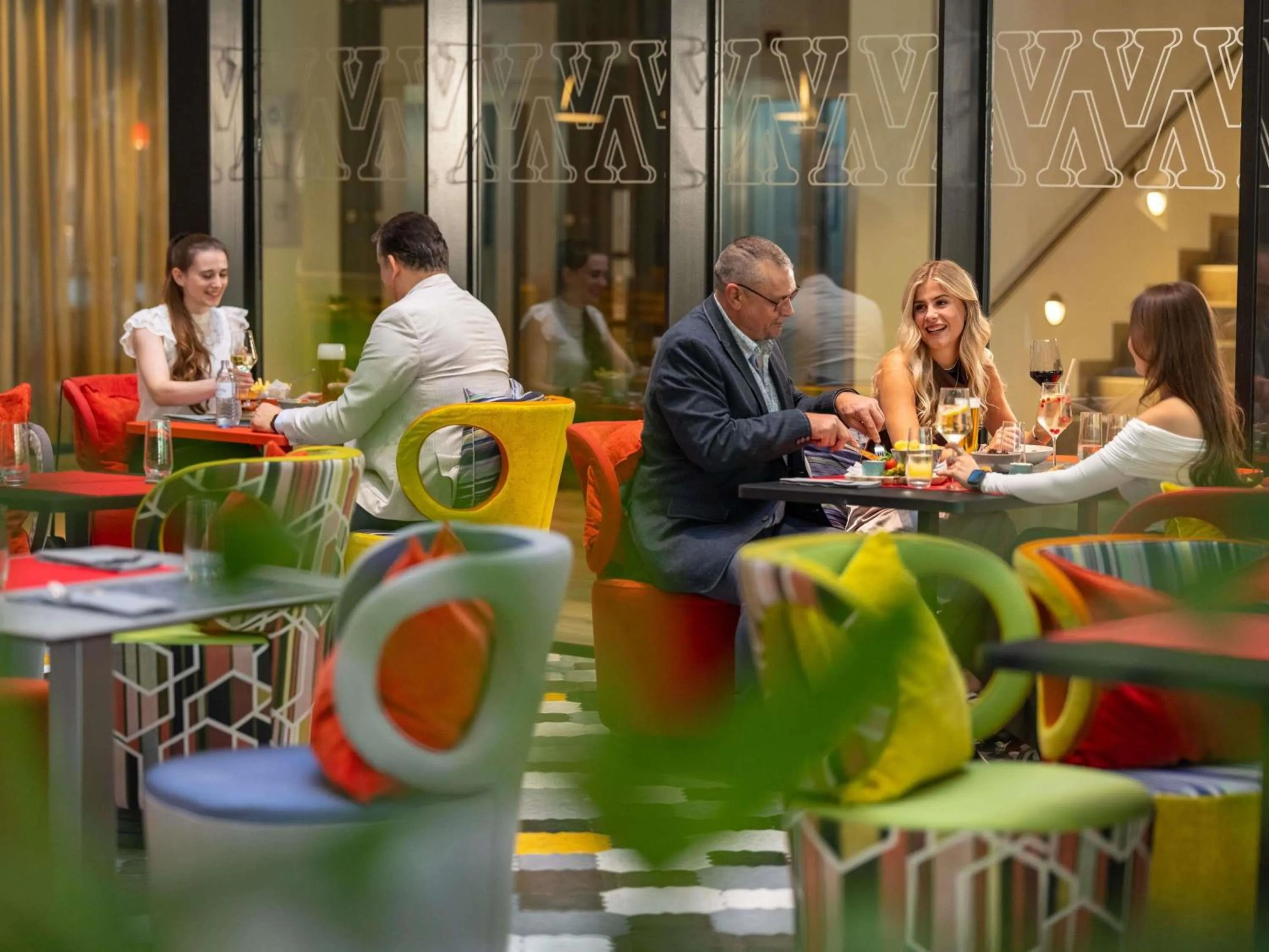 Lounge or bar in Novotel Wien Hauptbahnhof