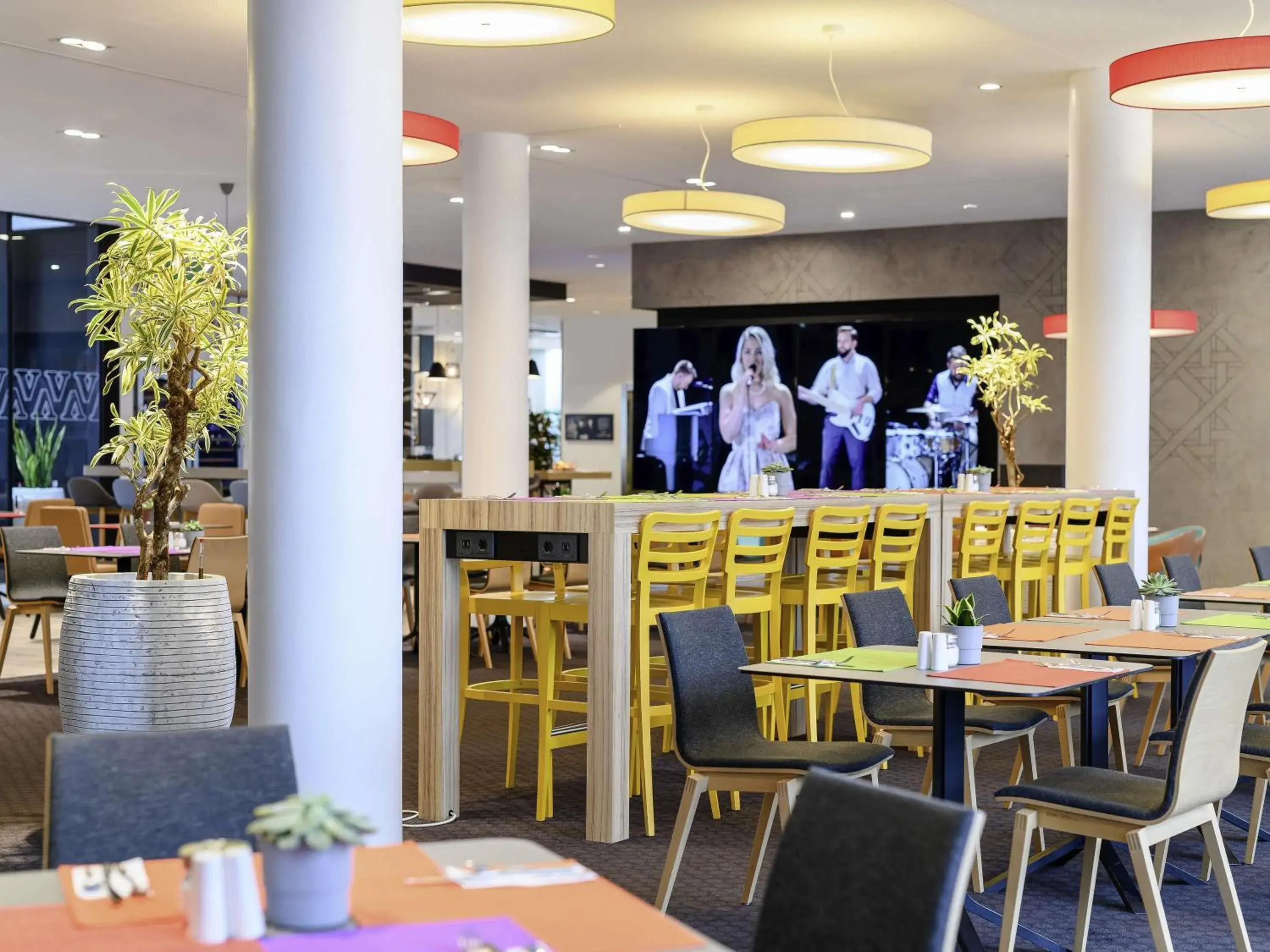 Restaurant/places to eat in Novotel Wien Hauptbahnhof Restaurant/places to eat in Novotel Wien Hauptbahnhof