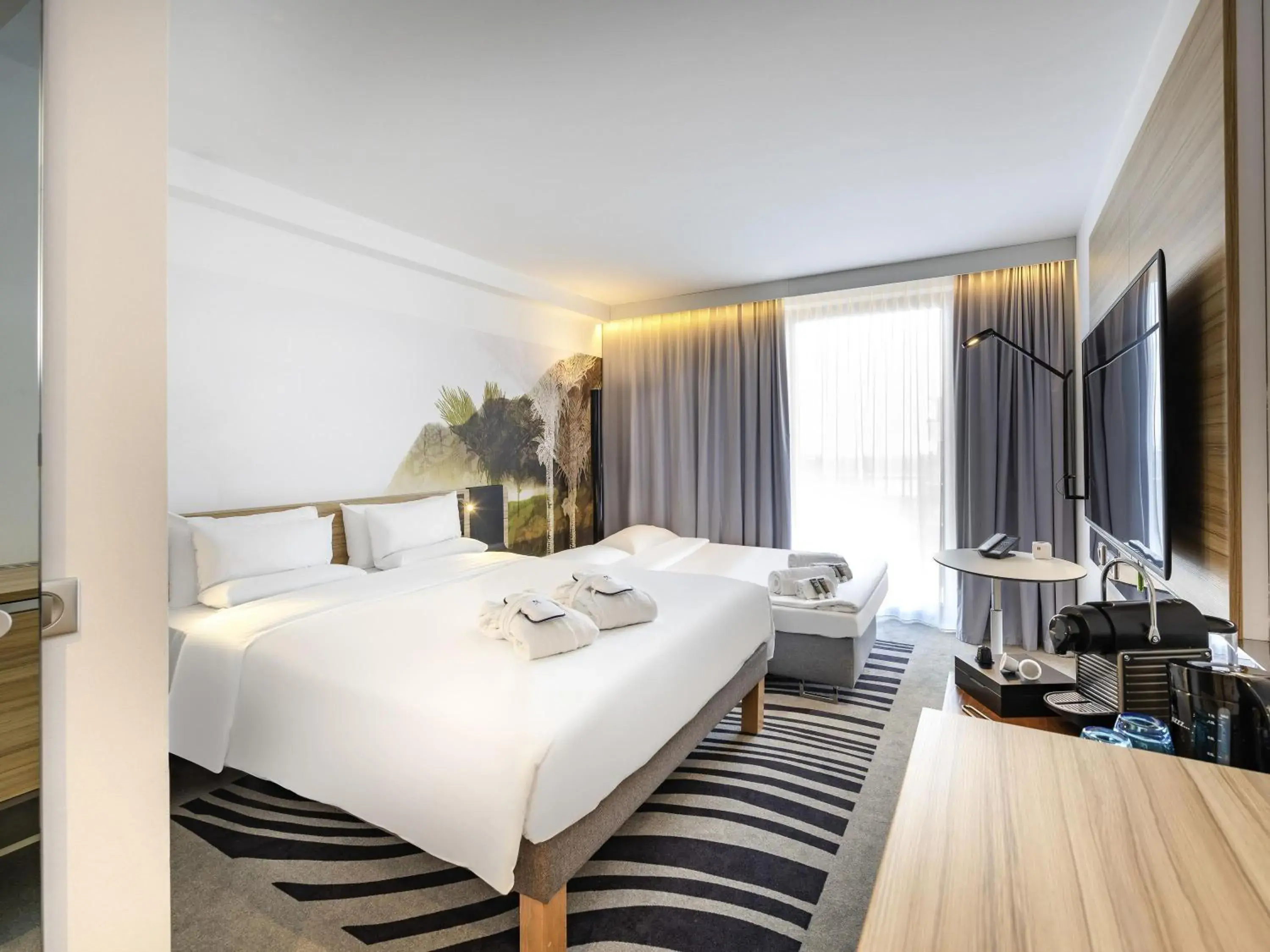 Bedroom, Bed in Novotel Wien Hauptbahnhof Bedroom, Bed in Novotel Wien Hauptbahnhof