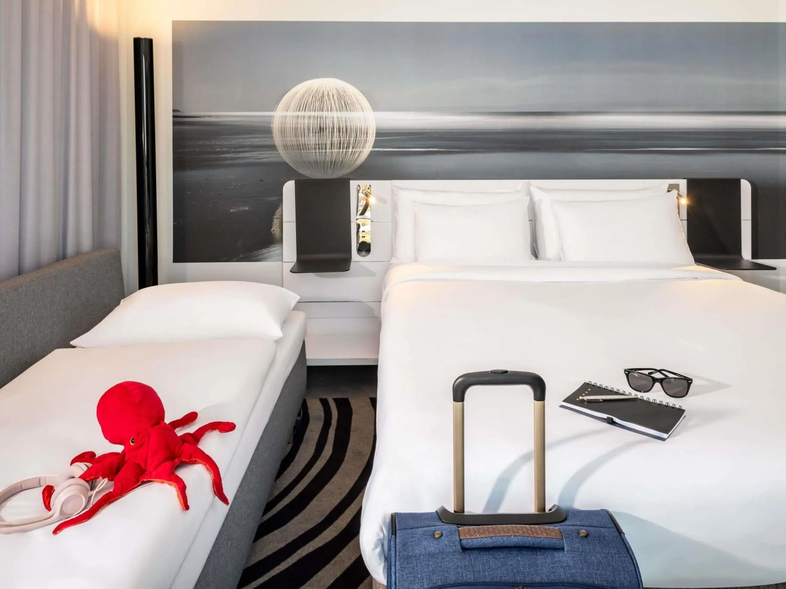 Bedroom, Bed in Novotel Wien Hauptbahnhof Bedroom, Bed in Novotel Wien Hauptbahnhof