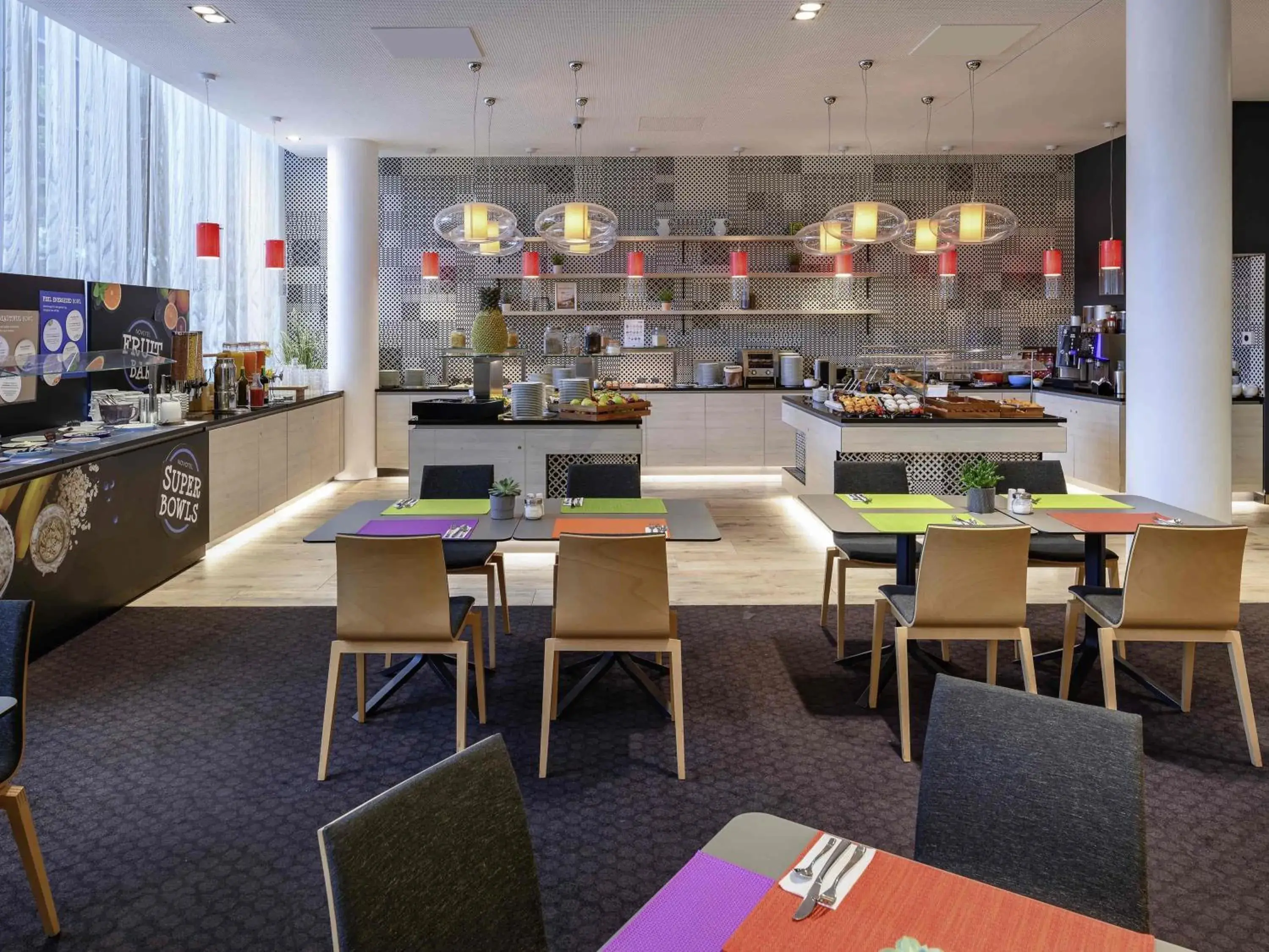 Restaurant/places to eat in Novotel Wien Hauptbahnhof Restaurant/places to eat in Novotel Wien Hauptbahnhof