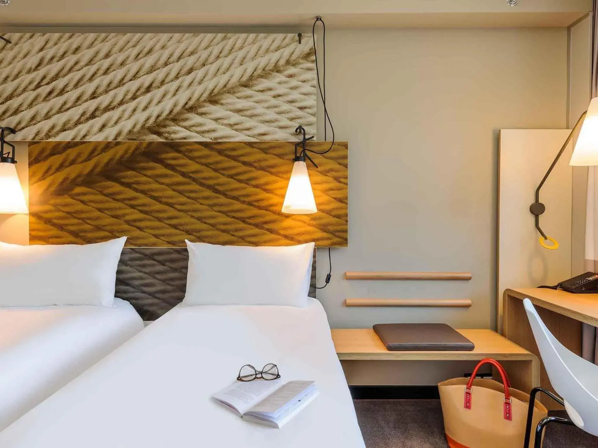 Bedroom, Bed in ibis Wien Hauptbahnhof Bedroom, Bed in ibis Wien Hauptbahnhof