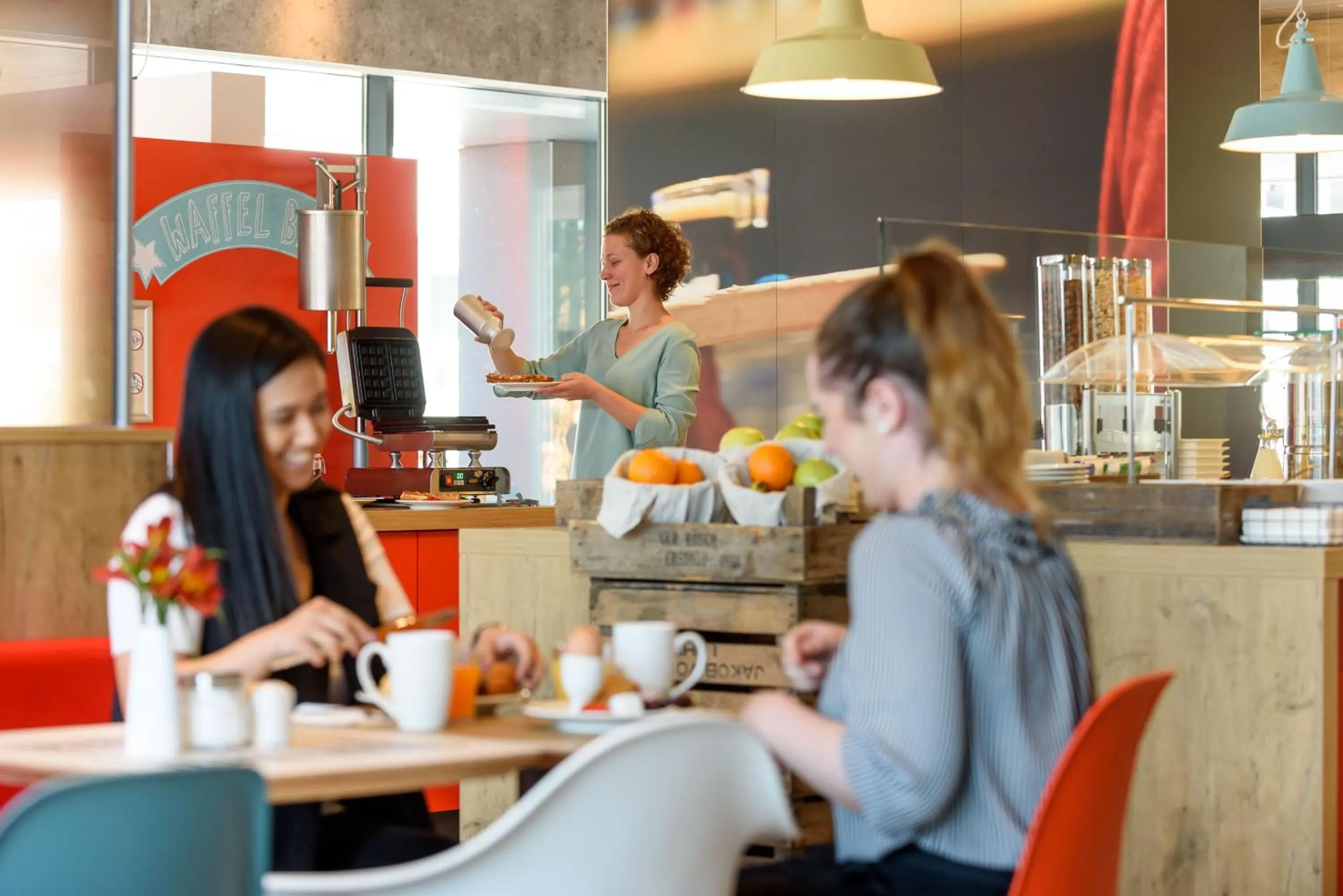 Food and drinks in ibis Wien Hauptbahnhof