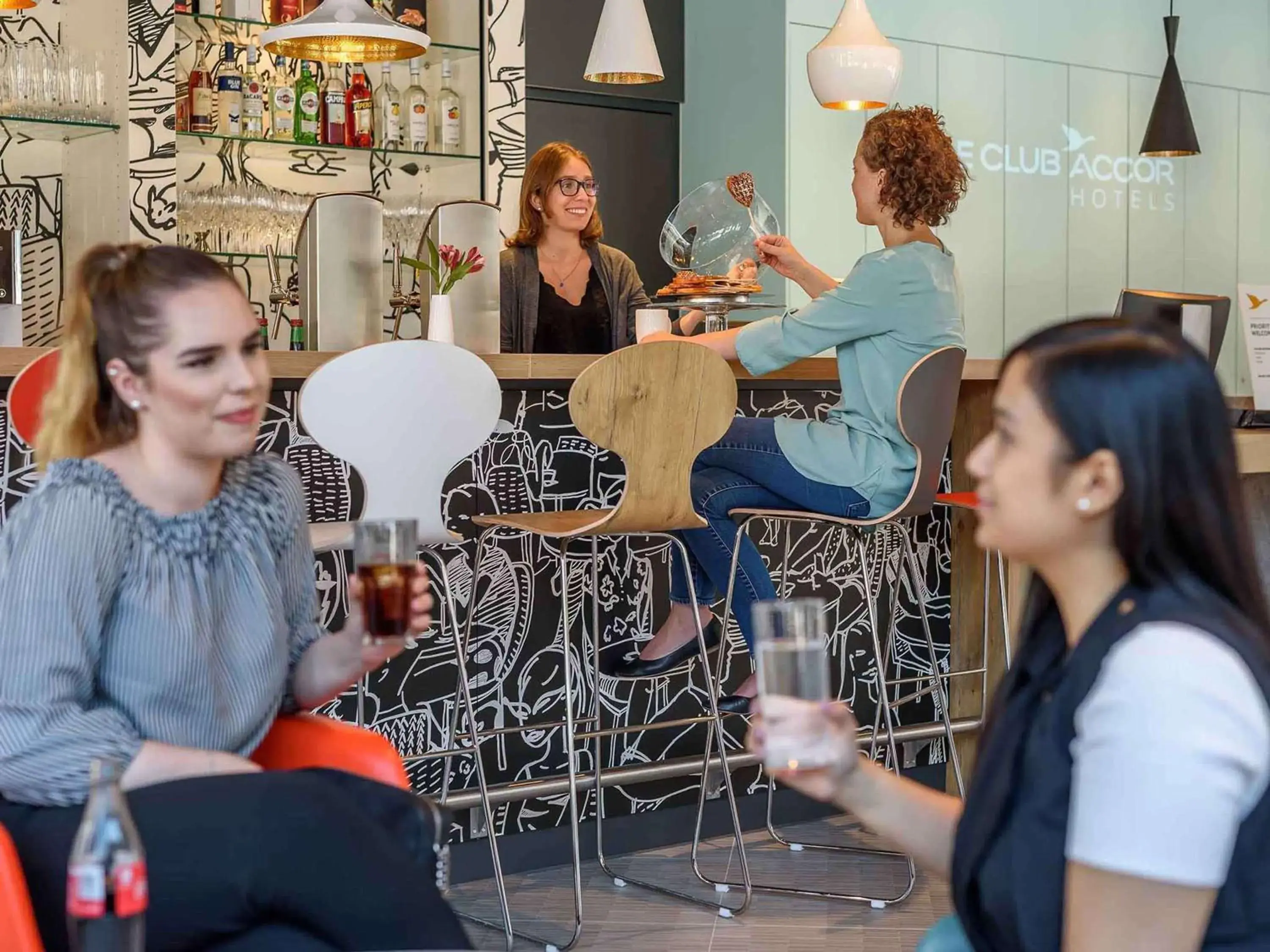 Lounge or bar in ibis Wien Hauptbahnhof Lounge or bar in ibis Wien Hauptbahnhof
