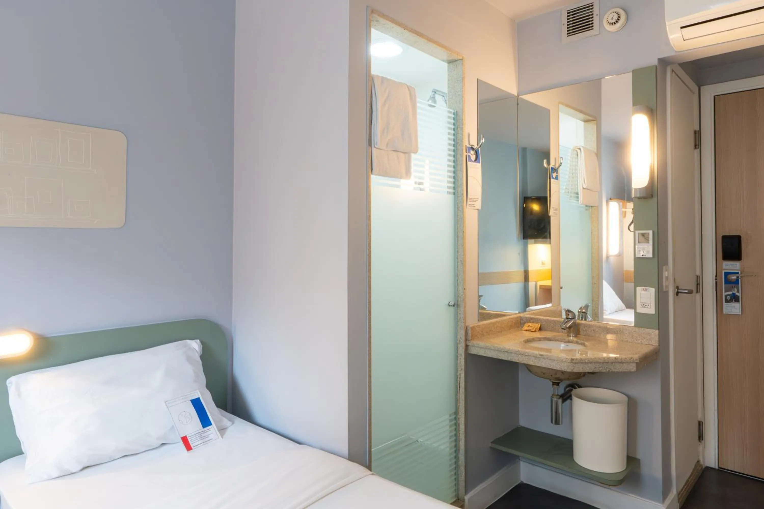 Bed in ibis budget RJ Praia de Botafogo