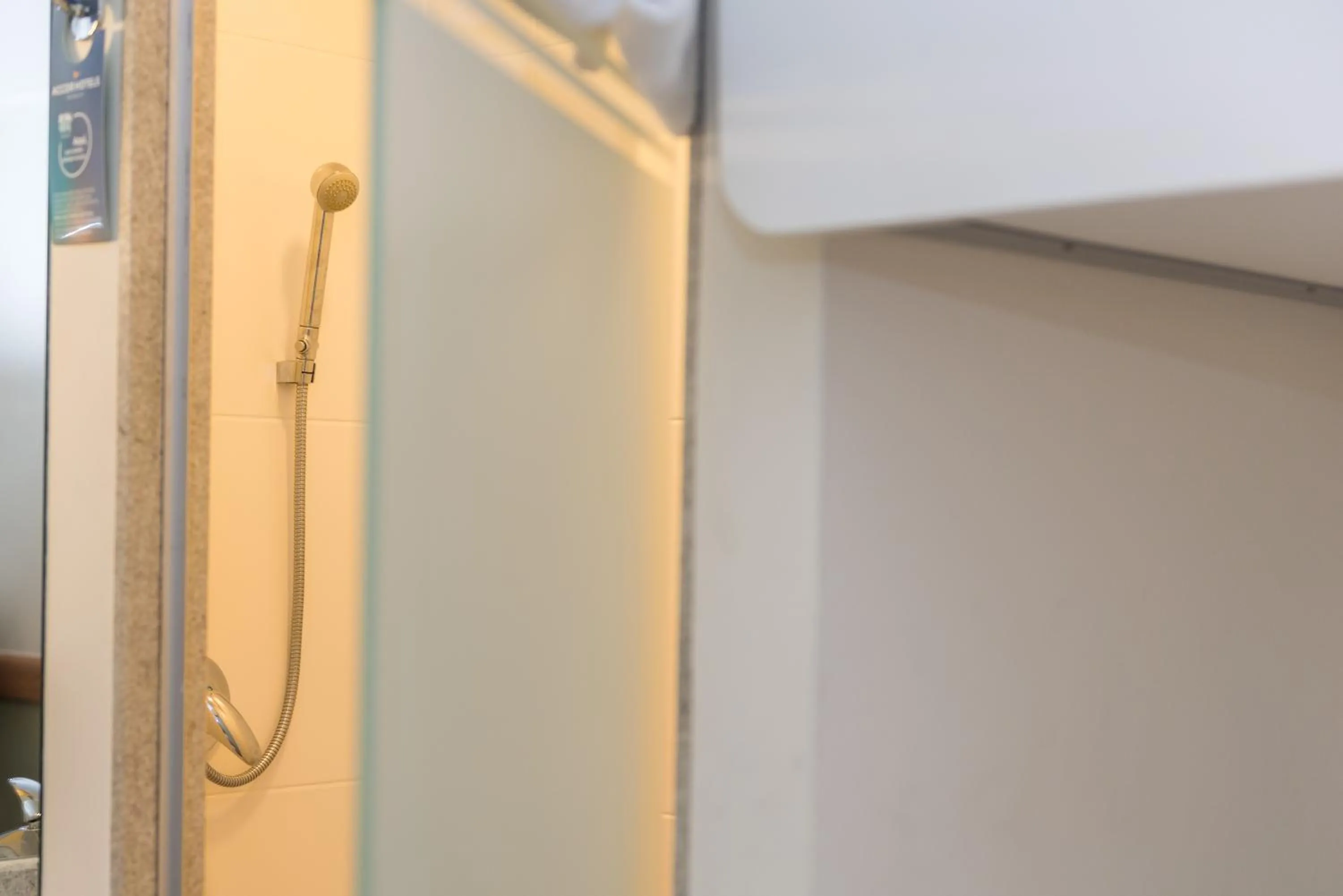 Bathroom in ibis budget RJ Praia de Botafogo