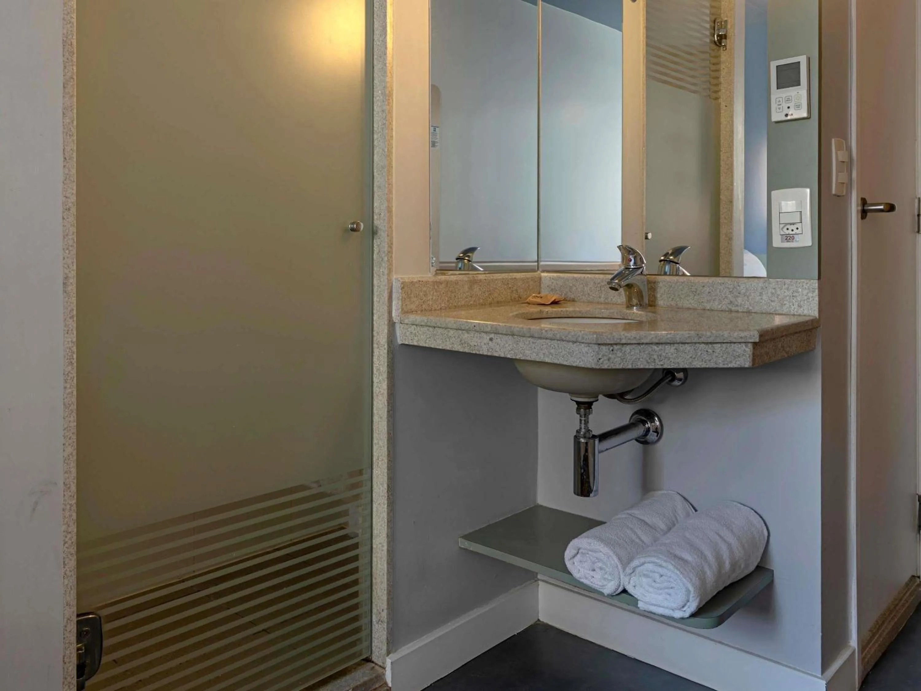 Bedroom in ibis budget RJ Praia de Botafogo