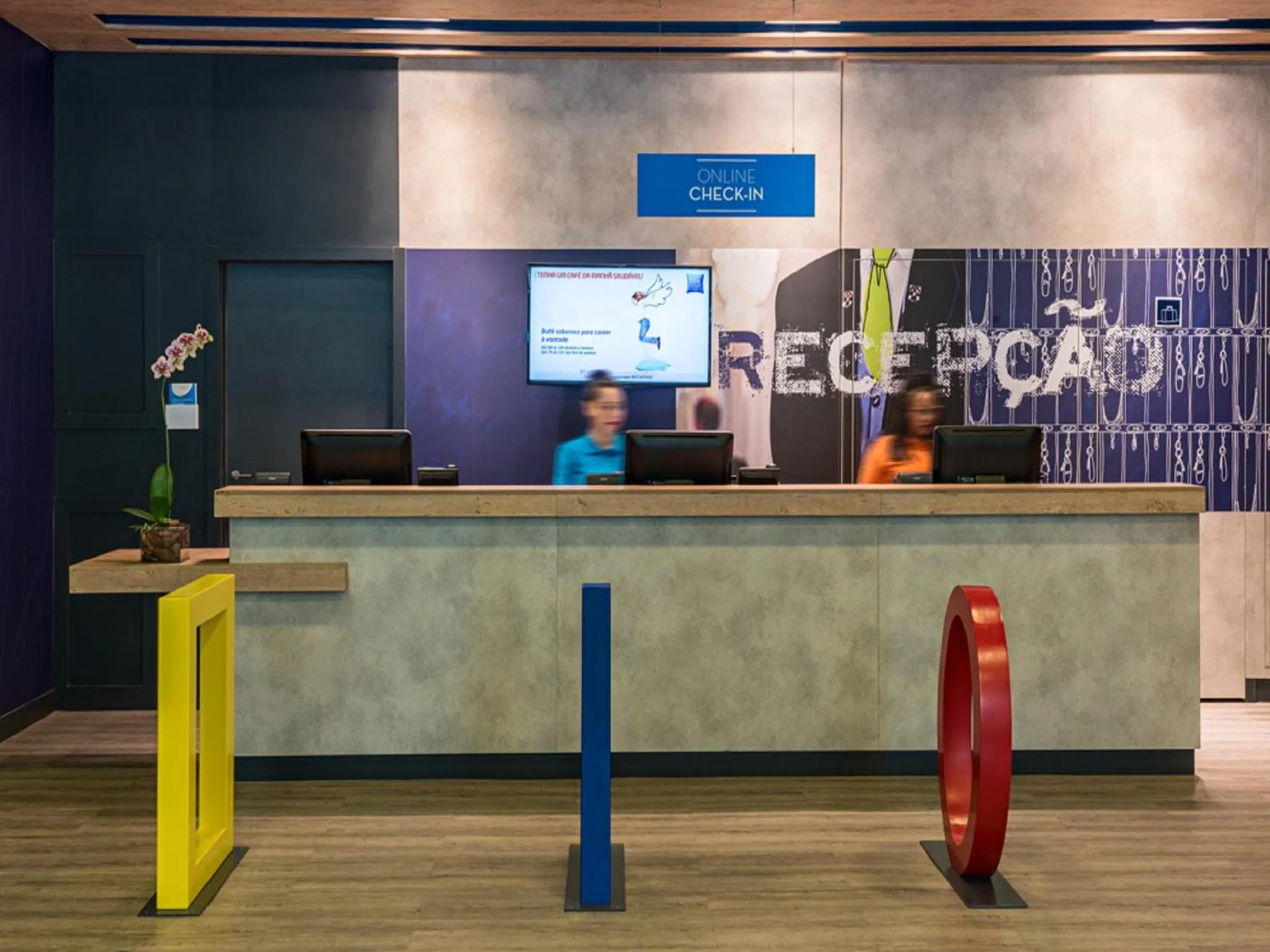 Lobby or reception in ibis budget RJ Praia de Botafogo