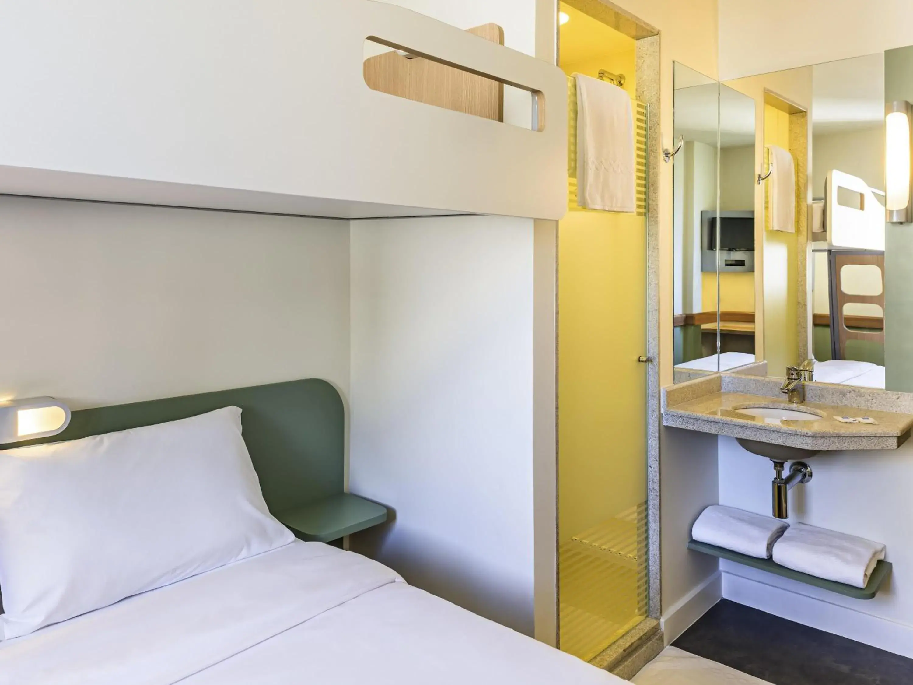 Bedroom, Bed in ibis budget RJ Praia de Botafogo Bedroom, Bed in ibis budget RJ Praia de Botafogo