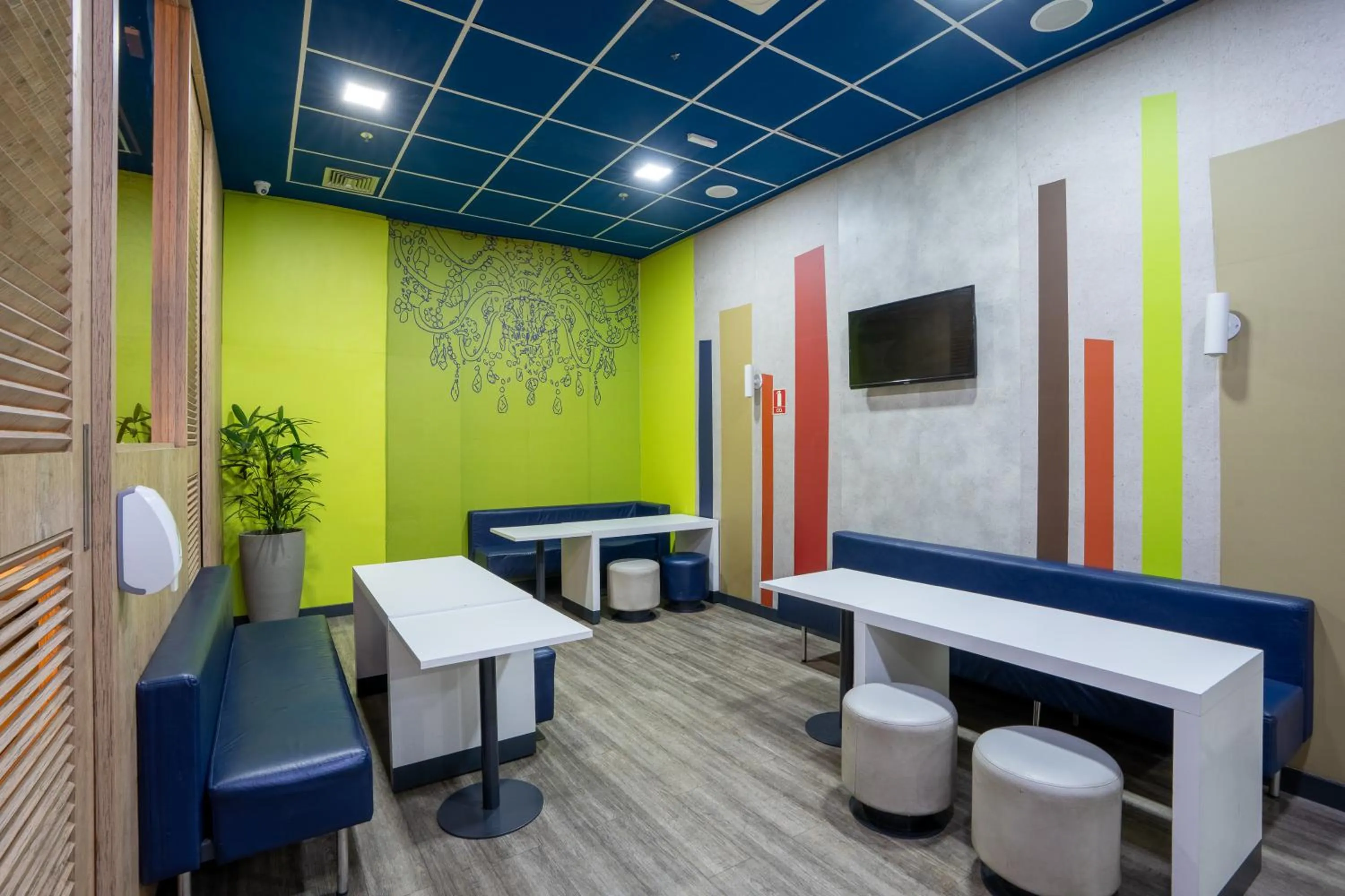 Living room in ibis budget RJ Praia de Botafogo