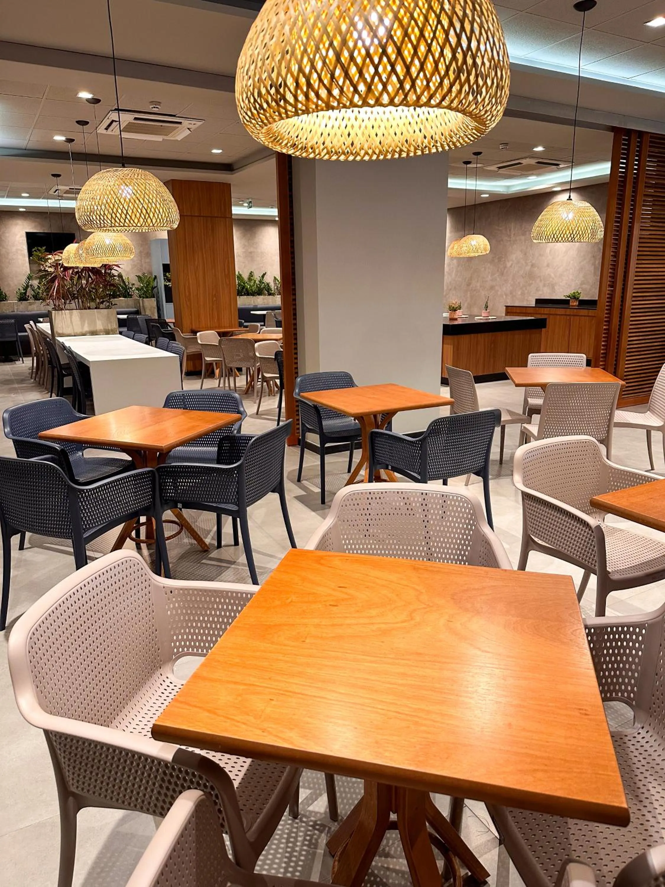 Restaurant/places to eat in Celi Connect Hotel Orla Aracaju