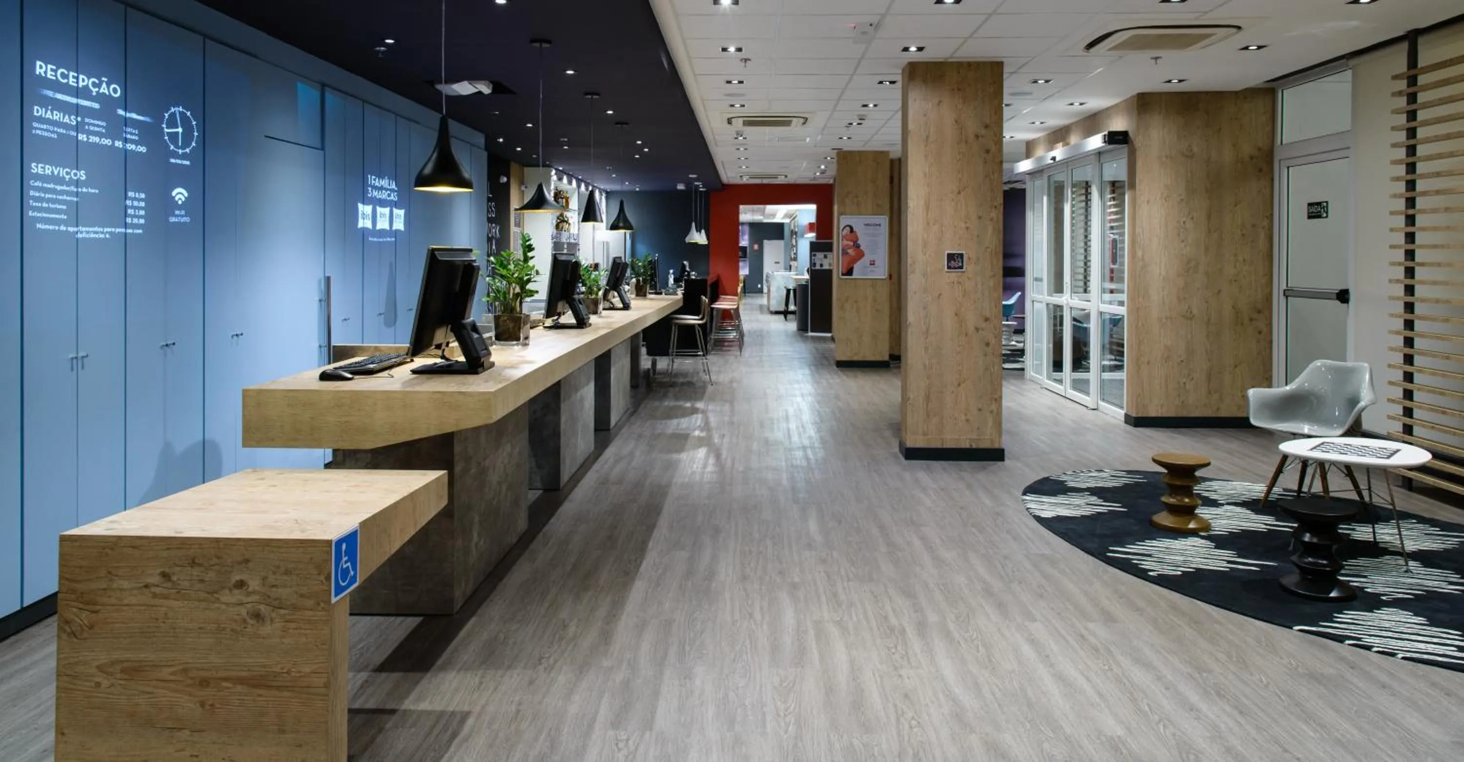 Seating area in ibis Recife Aeroporto