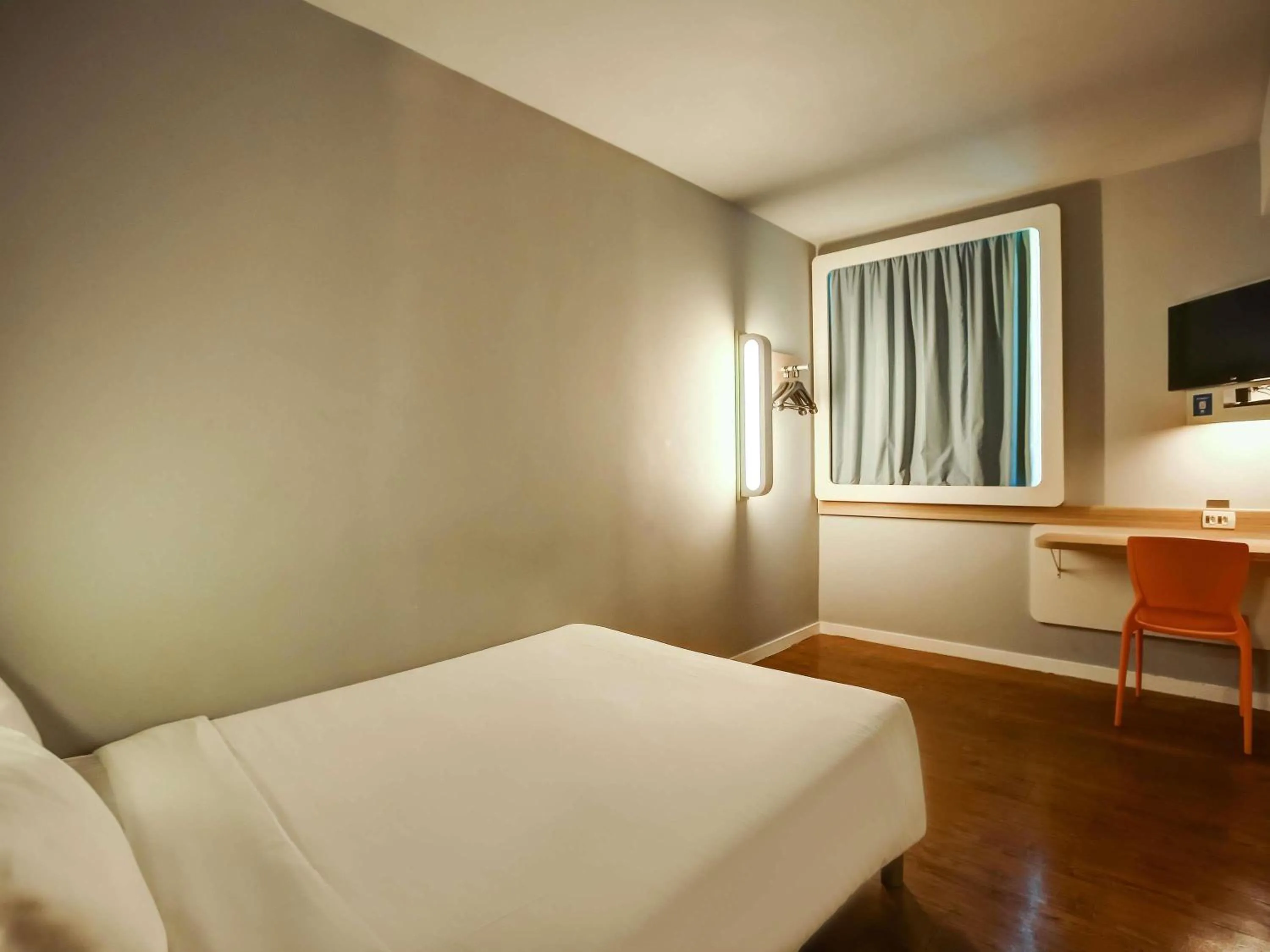 Bedroom, Bed in ibis budget RJ Copacabana