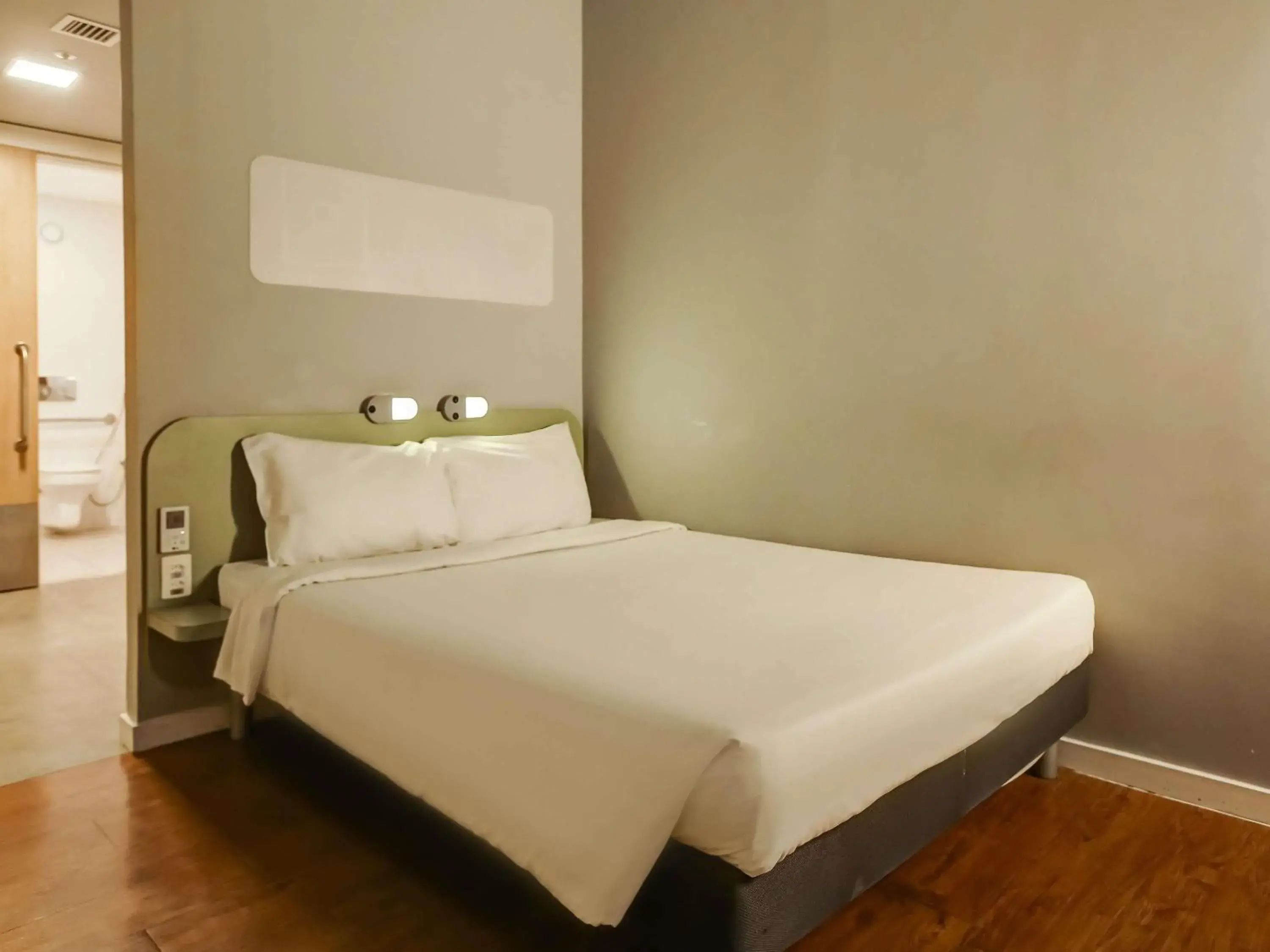 Property building, Bed in ibis budget RJ Copacabana Property building, Bed in ibis budget RJ Copacabana