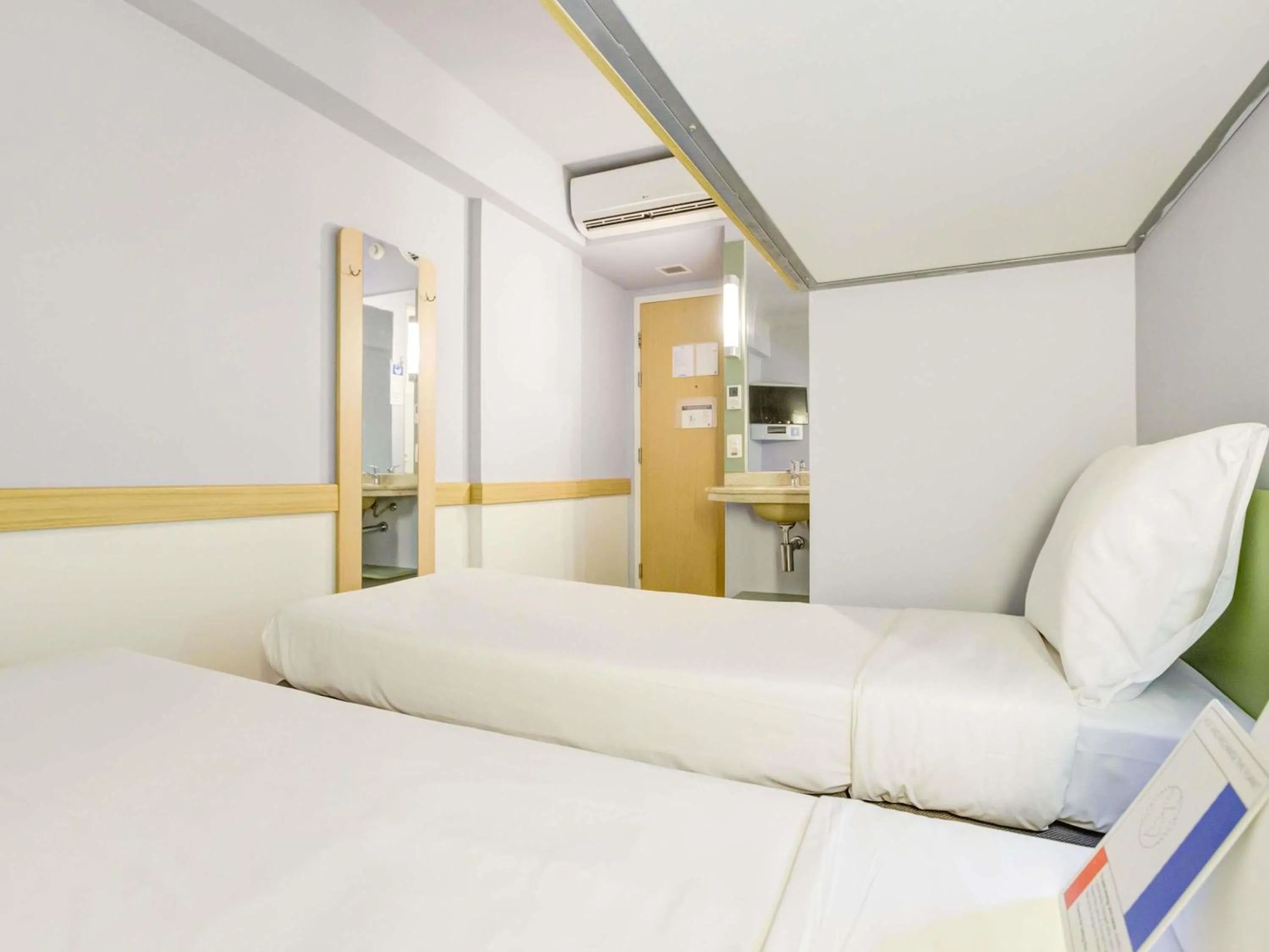 Bedroom, Bed in ibis budget RJ Copacabana