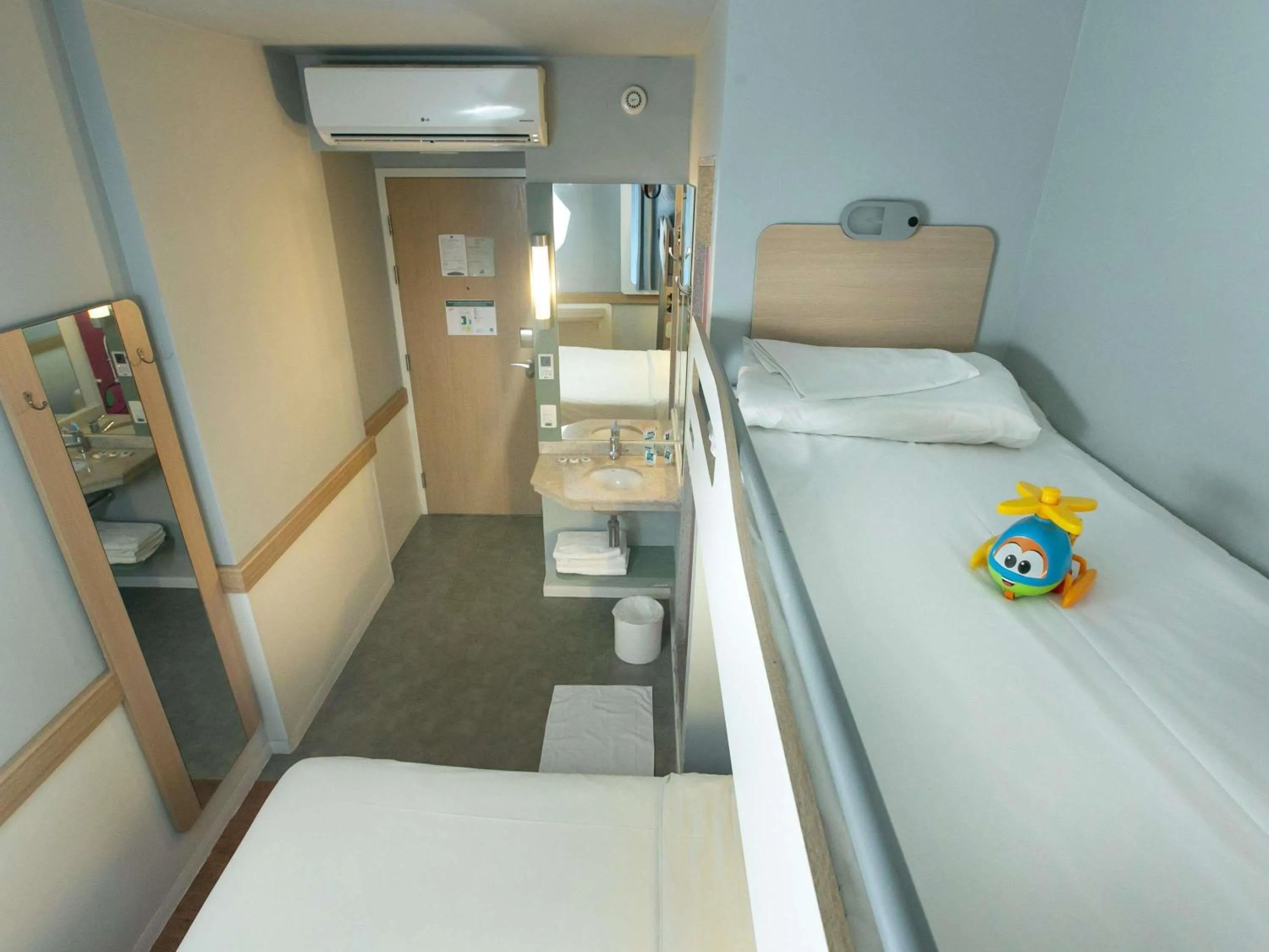 Bedroom, Bed in ibis budget RJ Copacabana