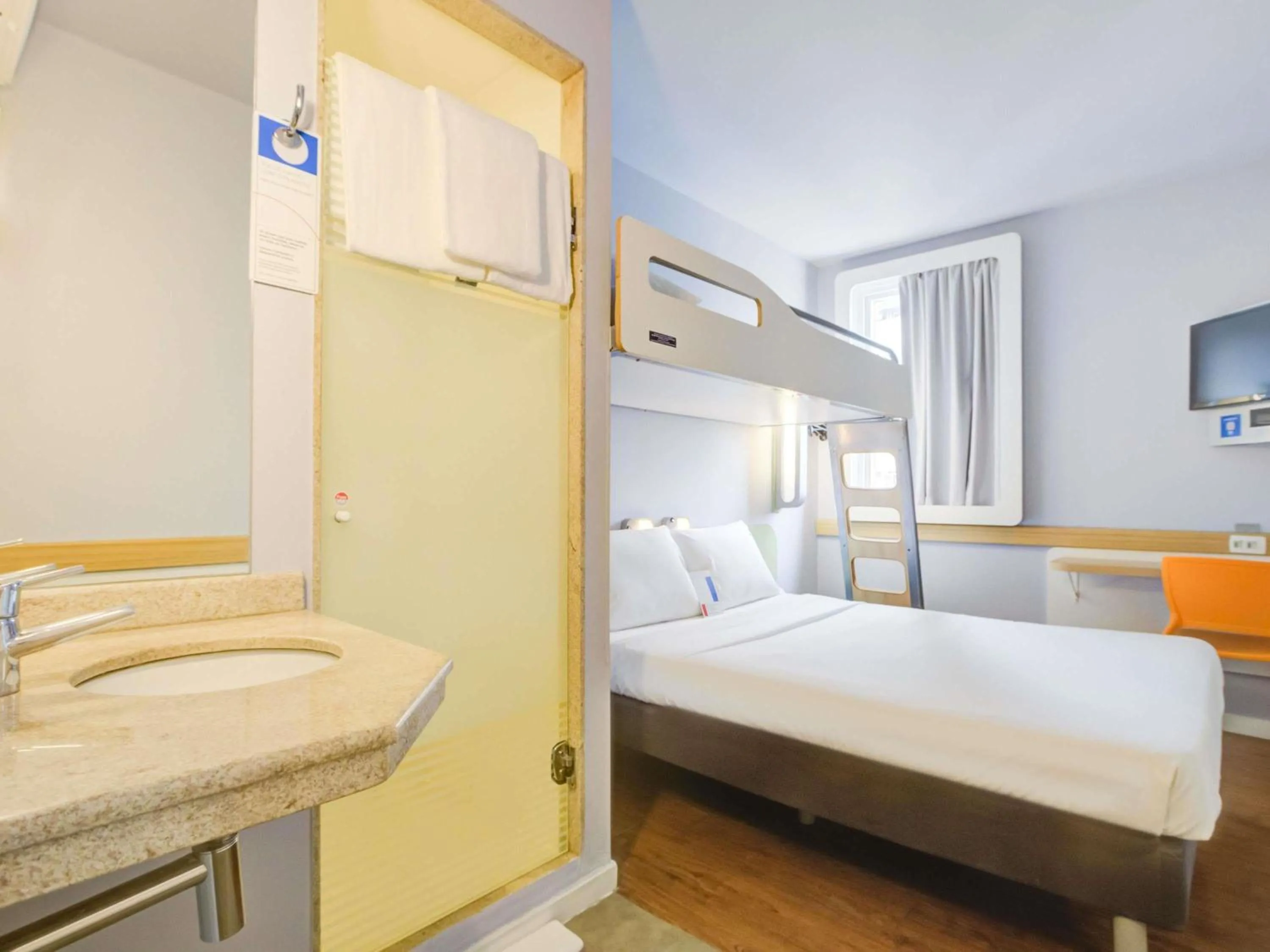 Bedroom, Bed in ibis budget RJ Copacabana