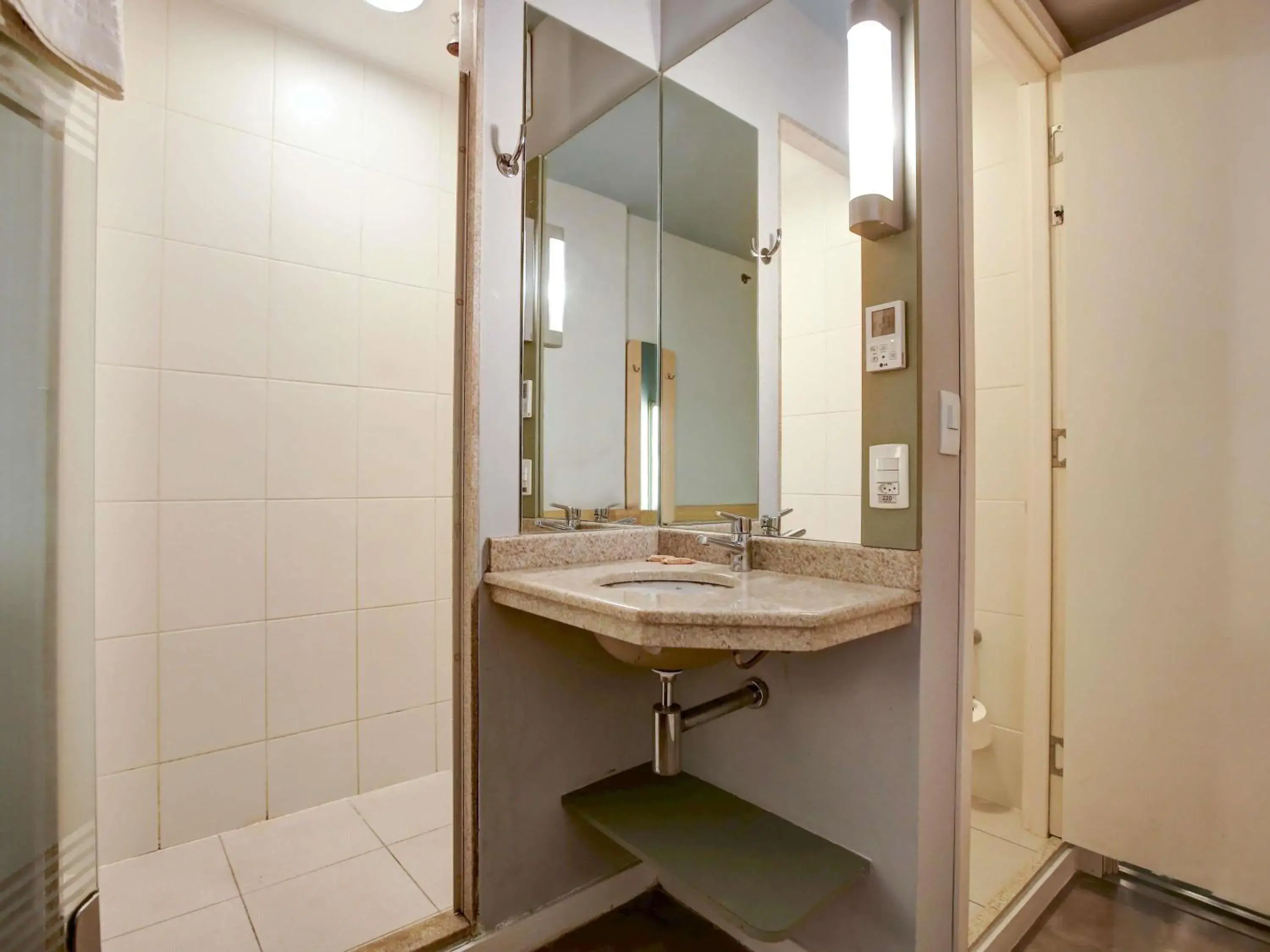 Bedroom in ibis budget RJ Copacabana Bedroom in ibis budget RJ Copacabana