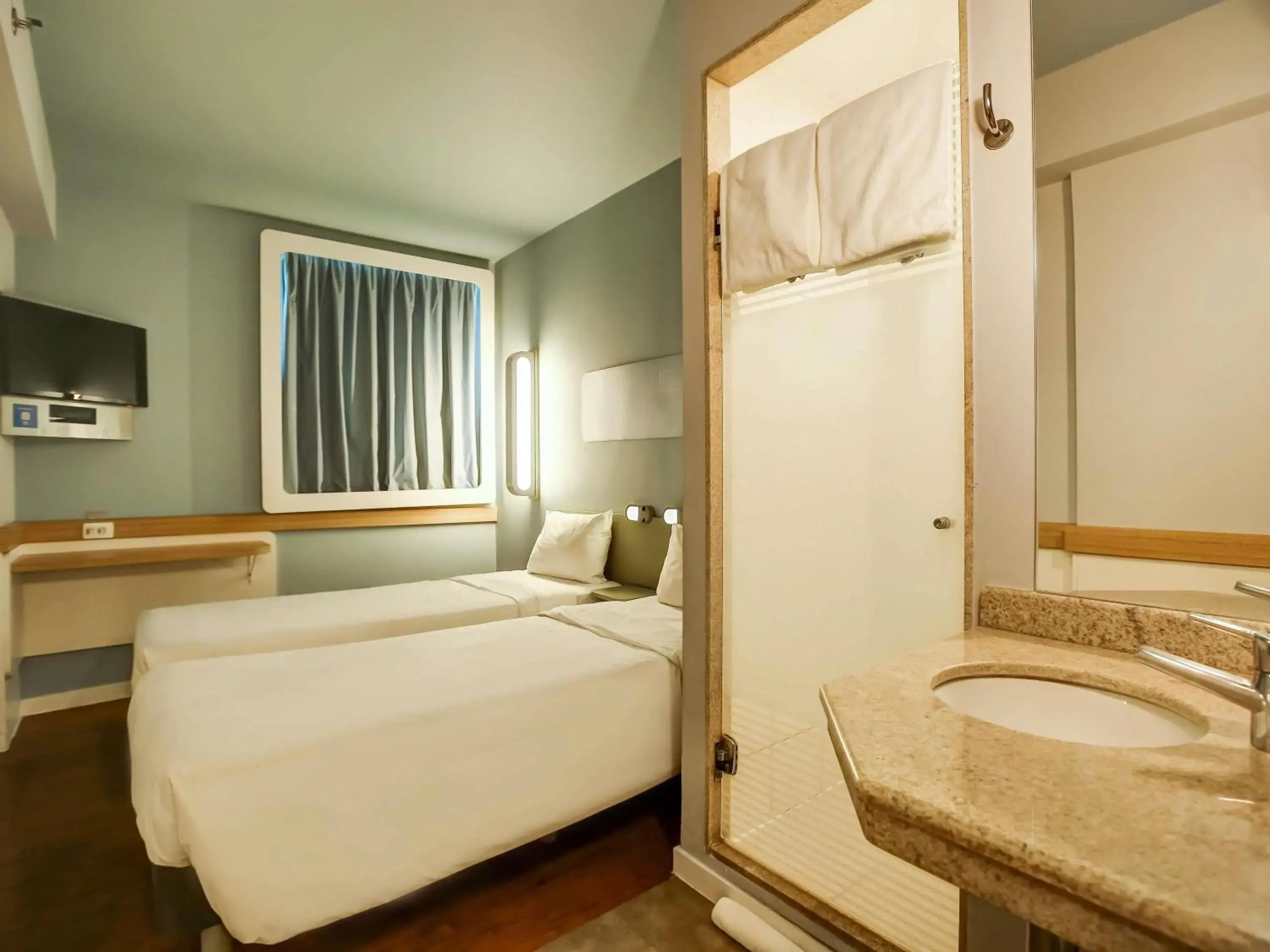 Bedroom, Bed in ibis budget RJ Copacabana Bedroom, Bed in ibis budget RJ Copacabana