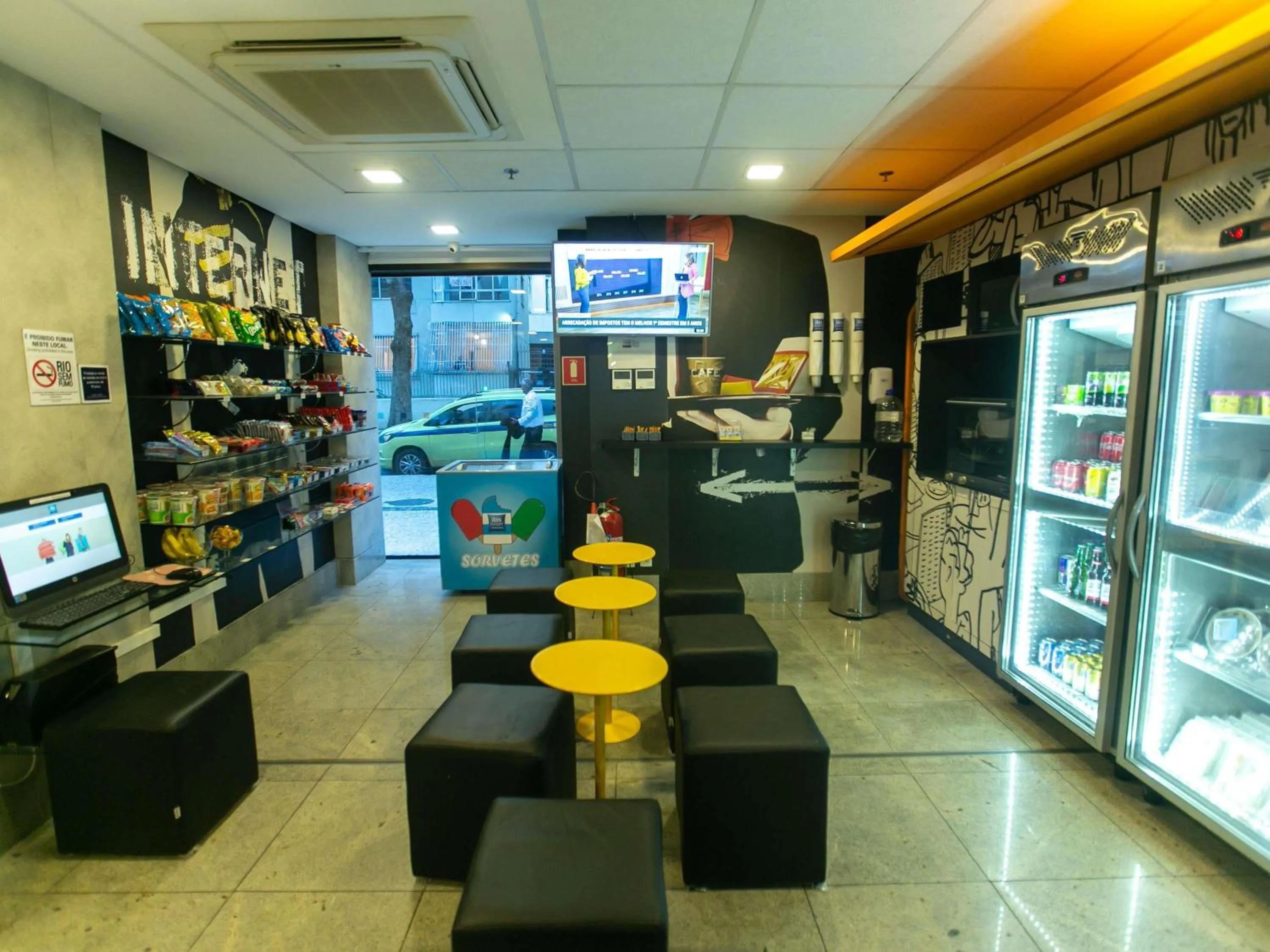 Property building in ibis budget RJ Copacabana