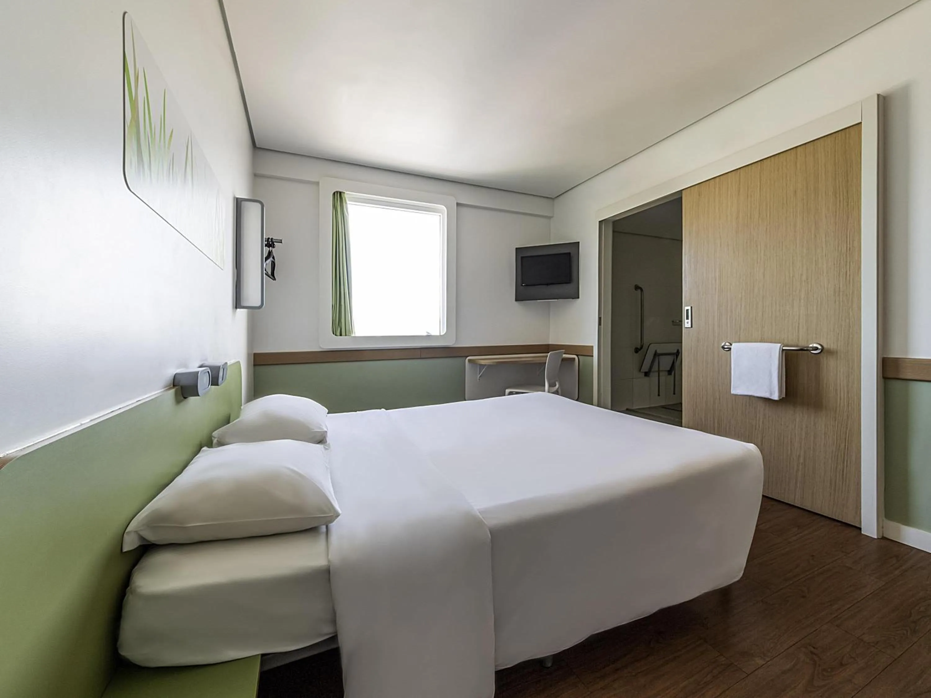 Bedroom, Bed in ibis budget Manaus