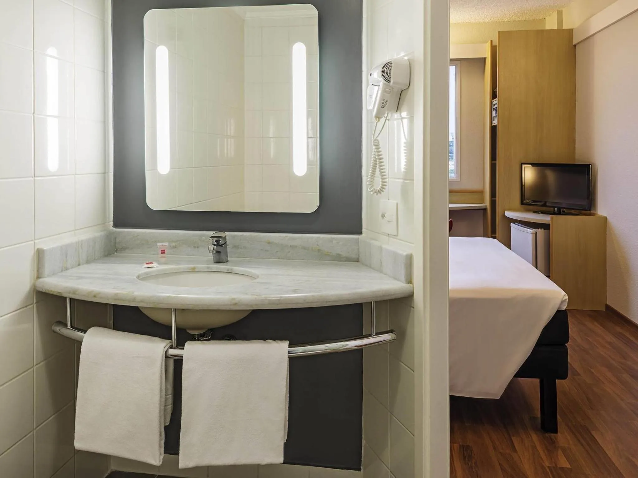 Bedroom in ibis Santo Andre